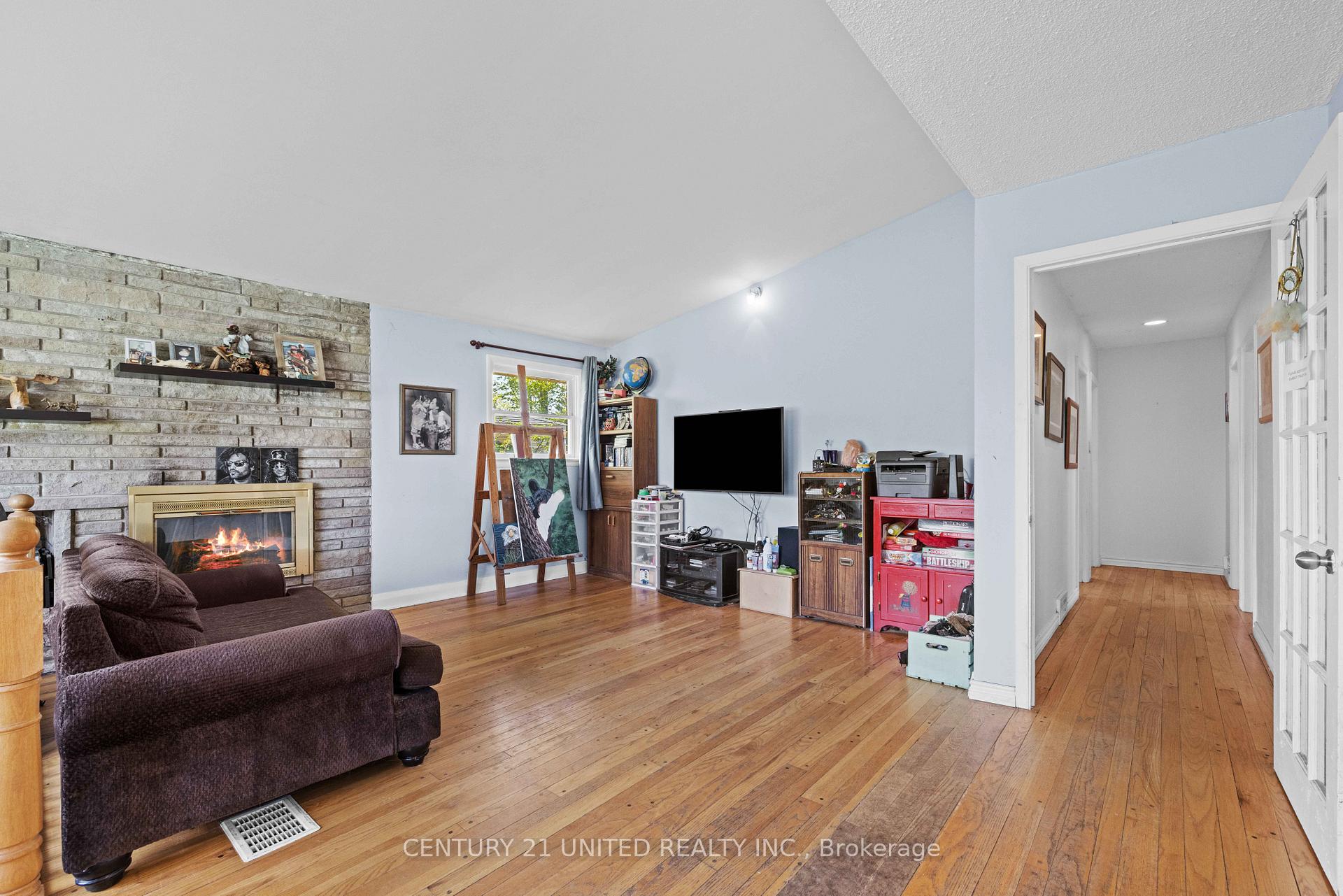 Photo 31 of 762 Weller Street, Peterborough, Town Ward 3 — HOMEH