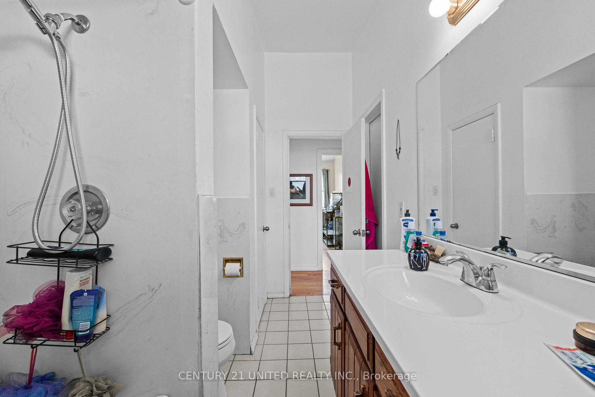 Photo 15 of 762 Weller Street, Peterborough, Town Ward 3 — HOMEH