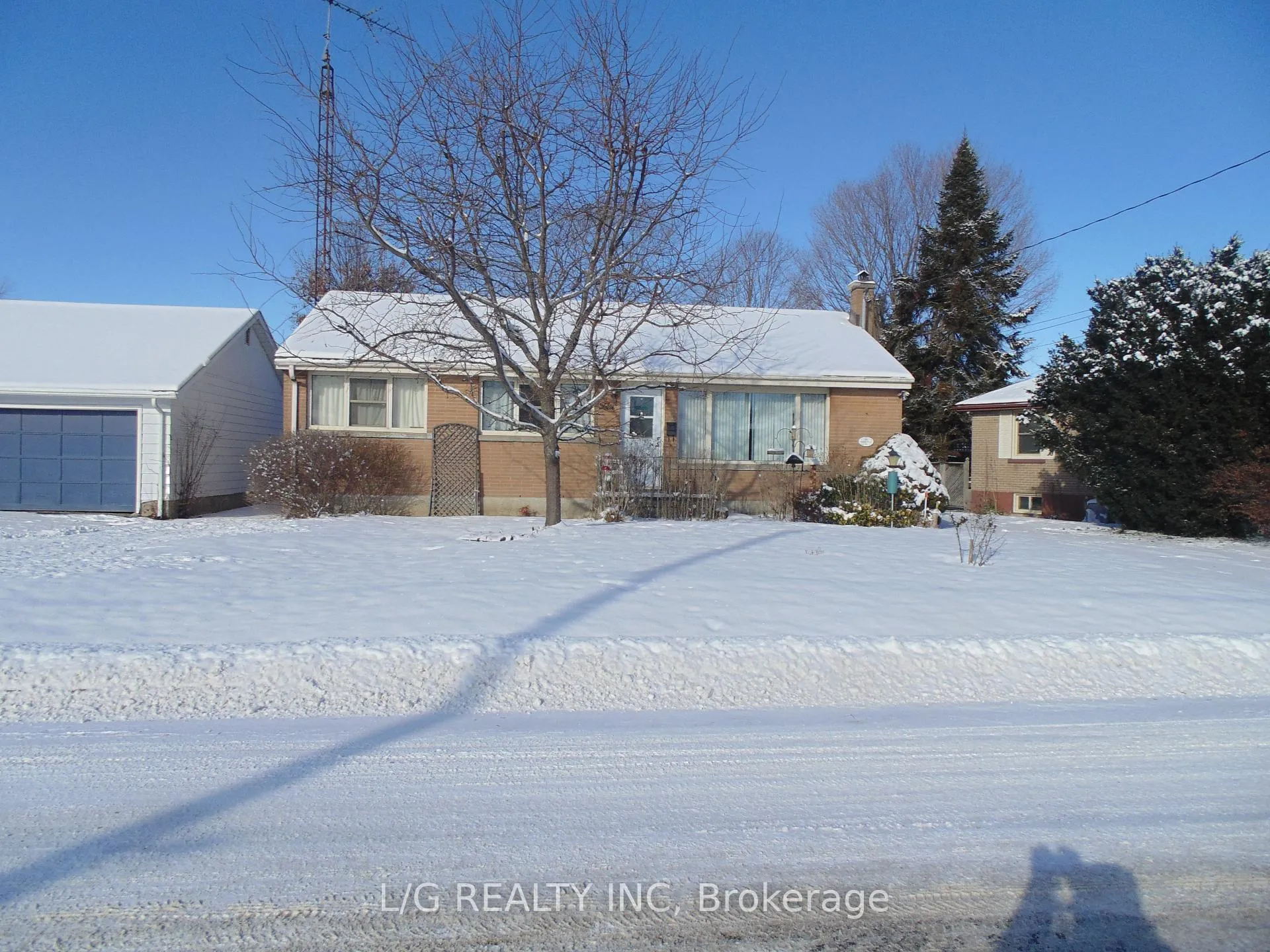 Photo 1 of 4 Brookview Crescent, Brockville — HOMEH