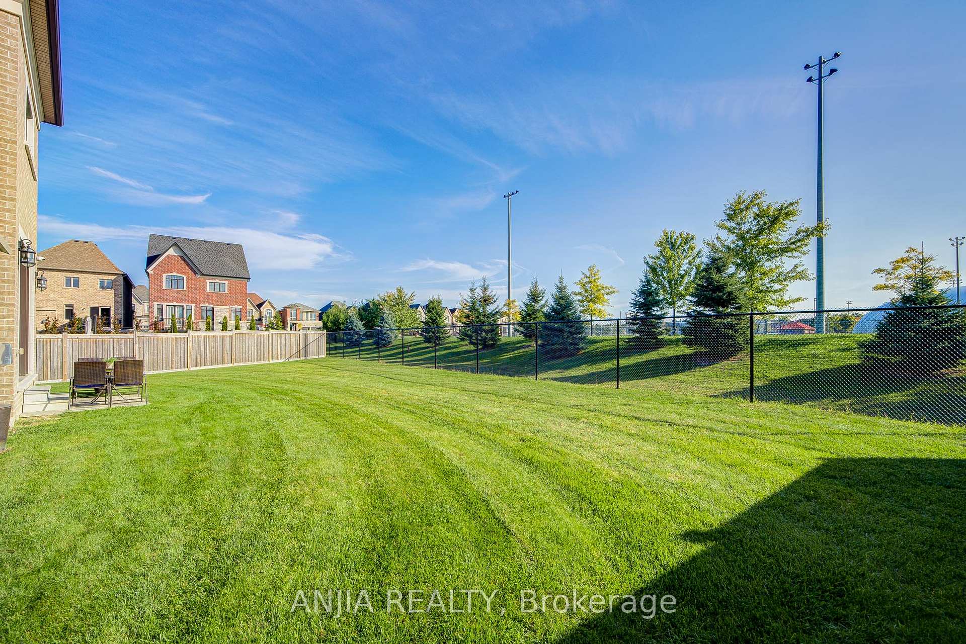 Photo 46 of 27 Mike Boshevski Court, Aurora, Rural Aurora — HOMEH