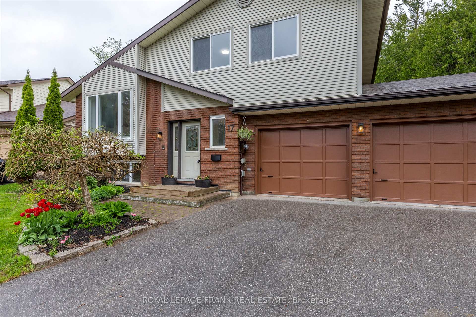 Photo 2 of 17 Claudette Court, Peterborough, Monaghan Ward 2 — HOMEH