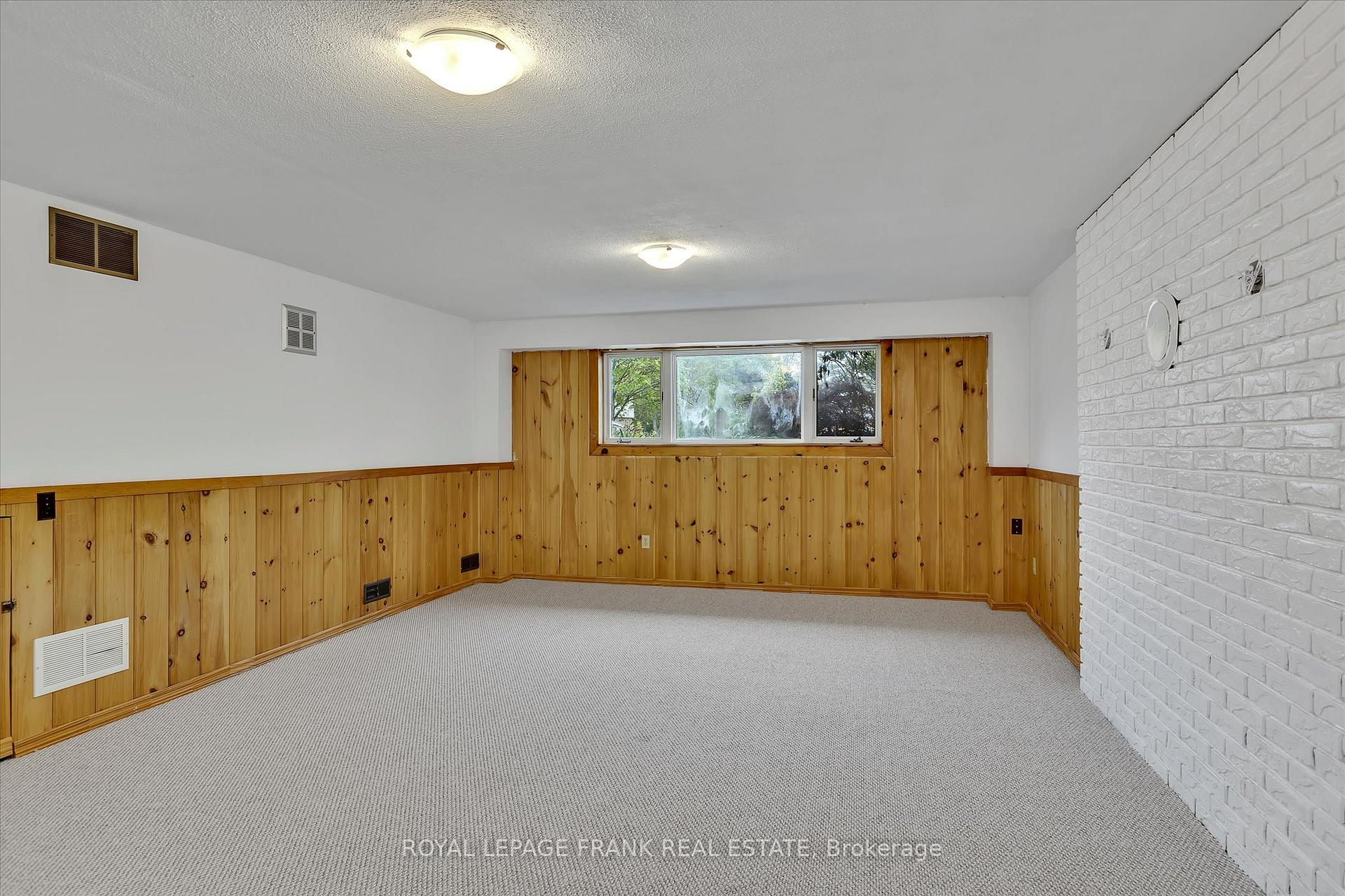 Photo 25 of 17 Claudette Court, Peterborough, Monaghan Ward 2 — HOMEH