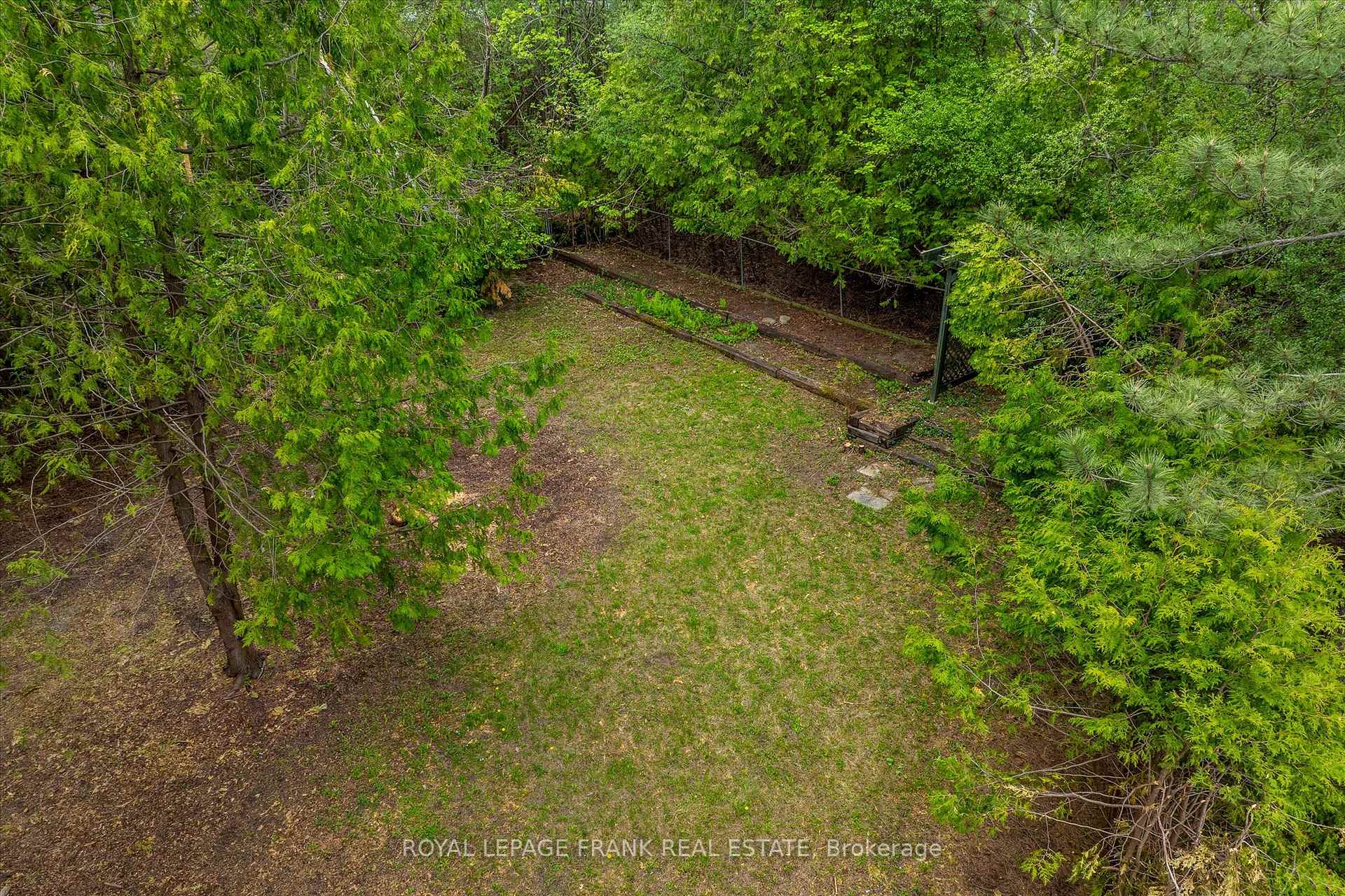 Photo 46 of 17 Claudette Court, Peterborough, Monaghan Ward 2 — HOMEH