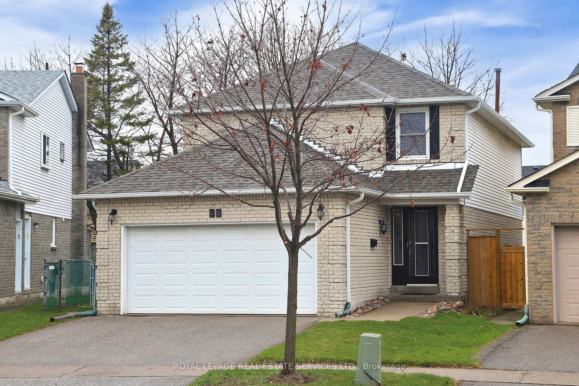 Photo 2 of 38 Lisa Crescent, Vaughan, Crestwood-Springfarm-Yorkhill — HOMEH