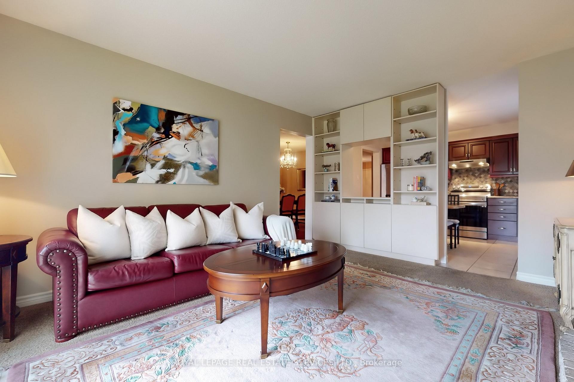 Photo 12 of 38 Lisa Crescent, Vaughan, Crestwood-Springfarm-Yorkhill — HOMEH