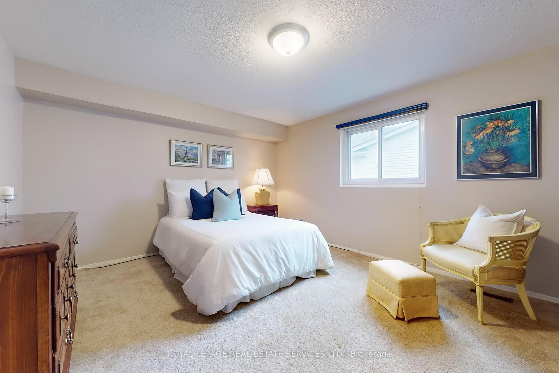 Photo 21 of 38 Lisa Crescent, Vaughan, Crestwood-Springfarm-Yorkhill — HOMEH