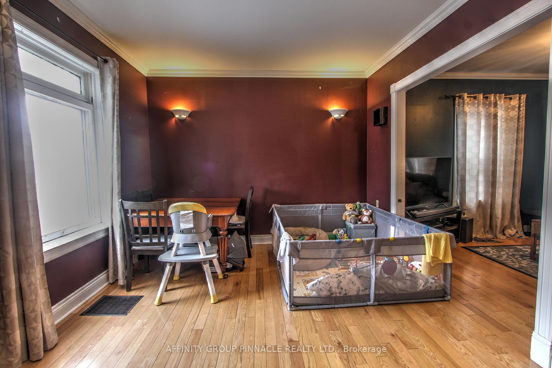 Photo 3 of 587 Chamberlain Street, Peterborough, Town Ward 3 — HOMEH