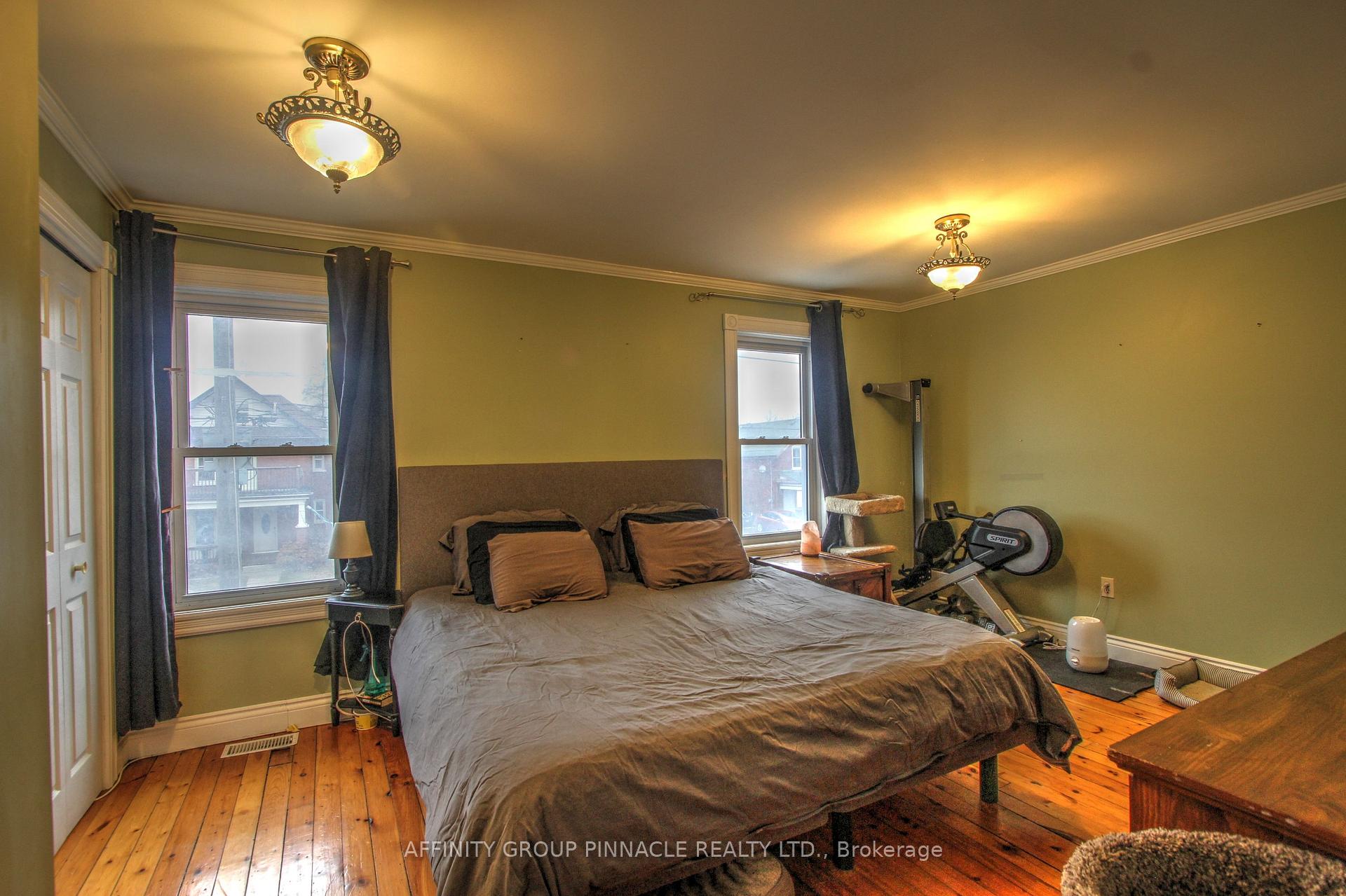Photo 13 of 587 Chamberlain Street, Peterborough, Town Ward 3 — HOMEH