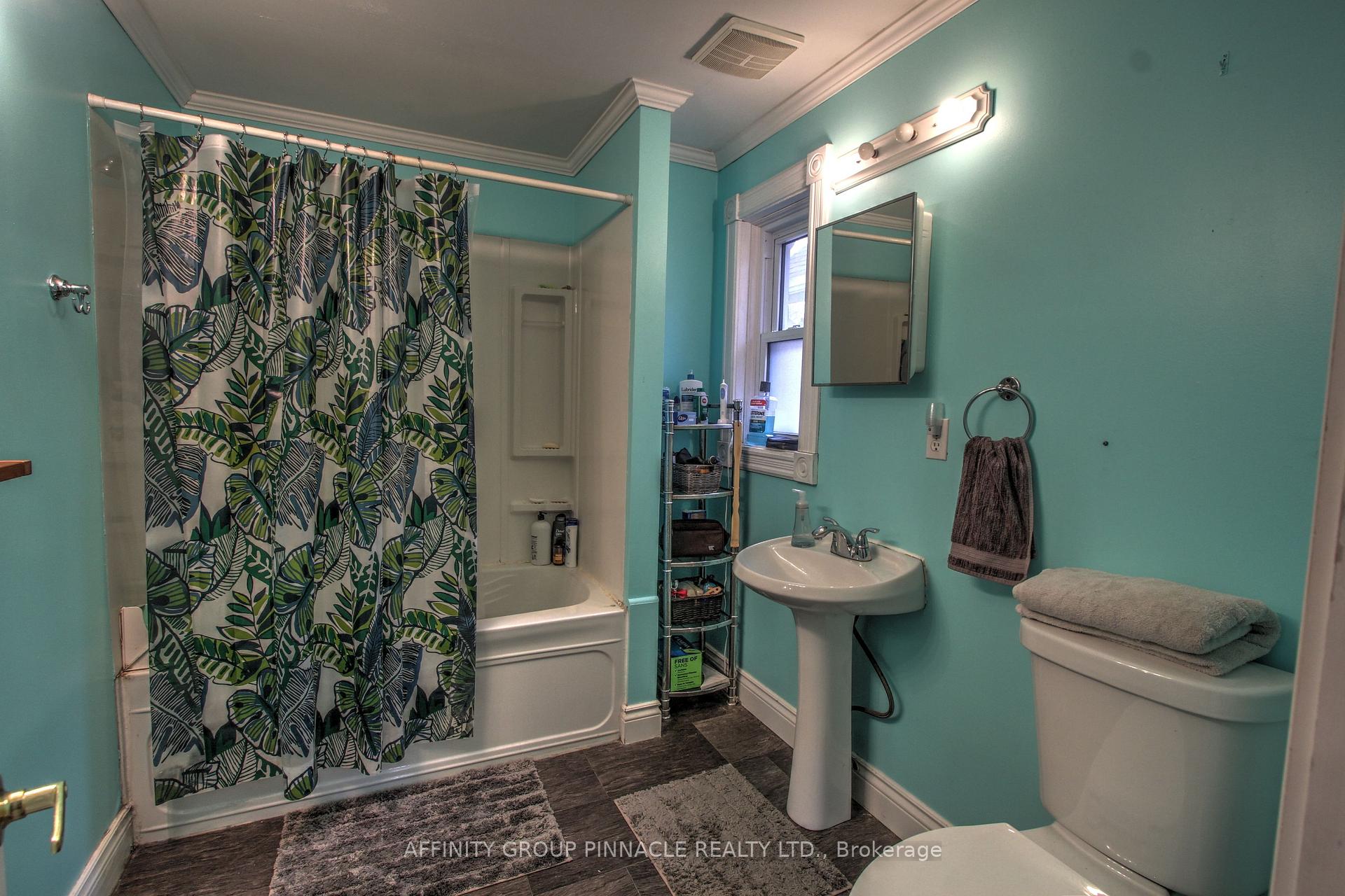 Photo 17 of 587 Chamberlain Street, Peterborough, Town Ward 3 — HOMEH