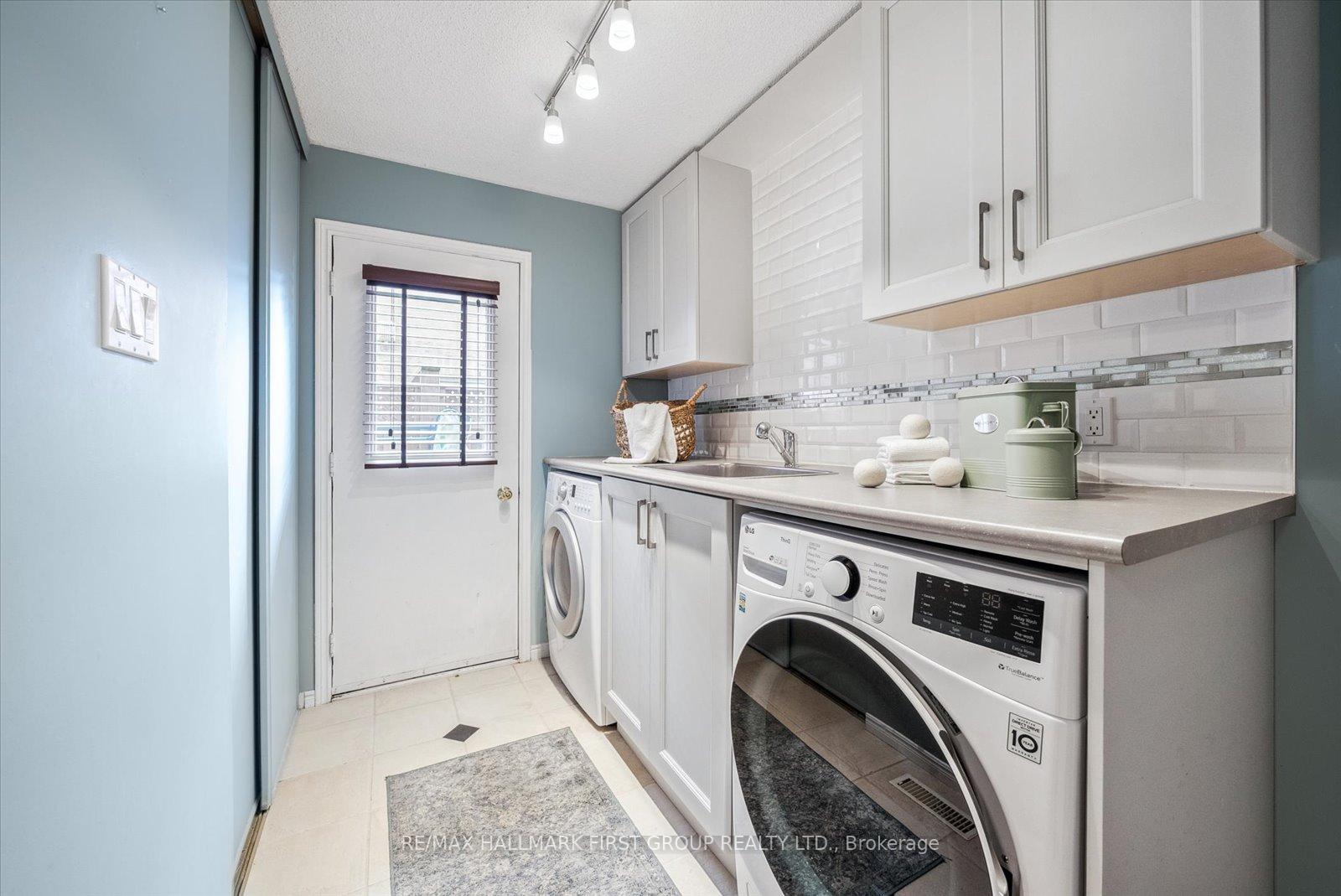 Photo 15 of 26 Simonds Drive, Ajax, South West — HOMEH