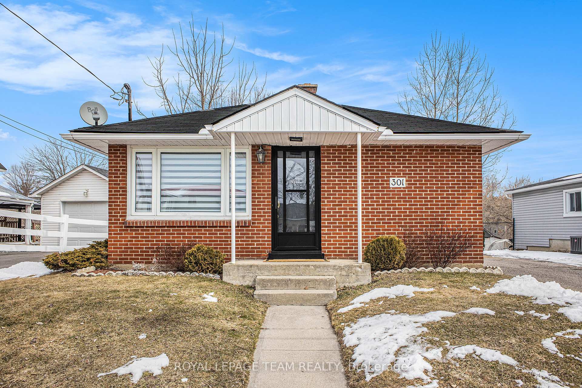 Photo 1 of 301 Elgin Street W, Arnprior — HOMEH