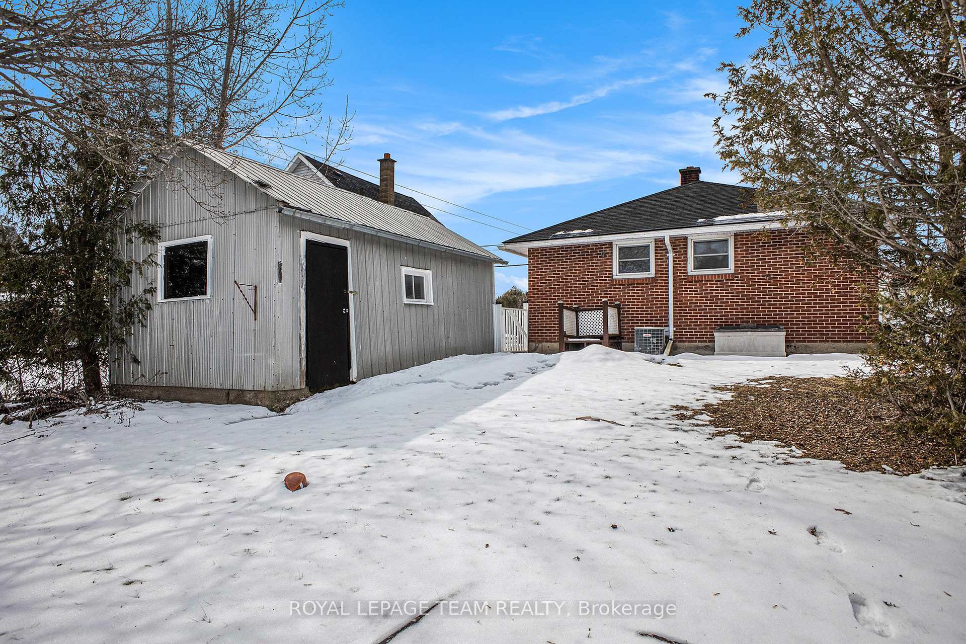 Photo 23 of 301 Elgin Street W, Arnprior — HOMEH