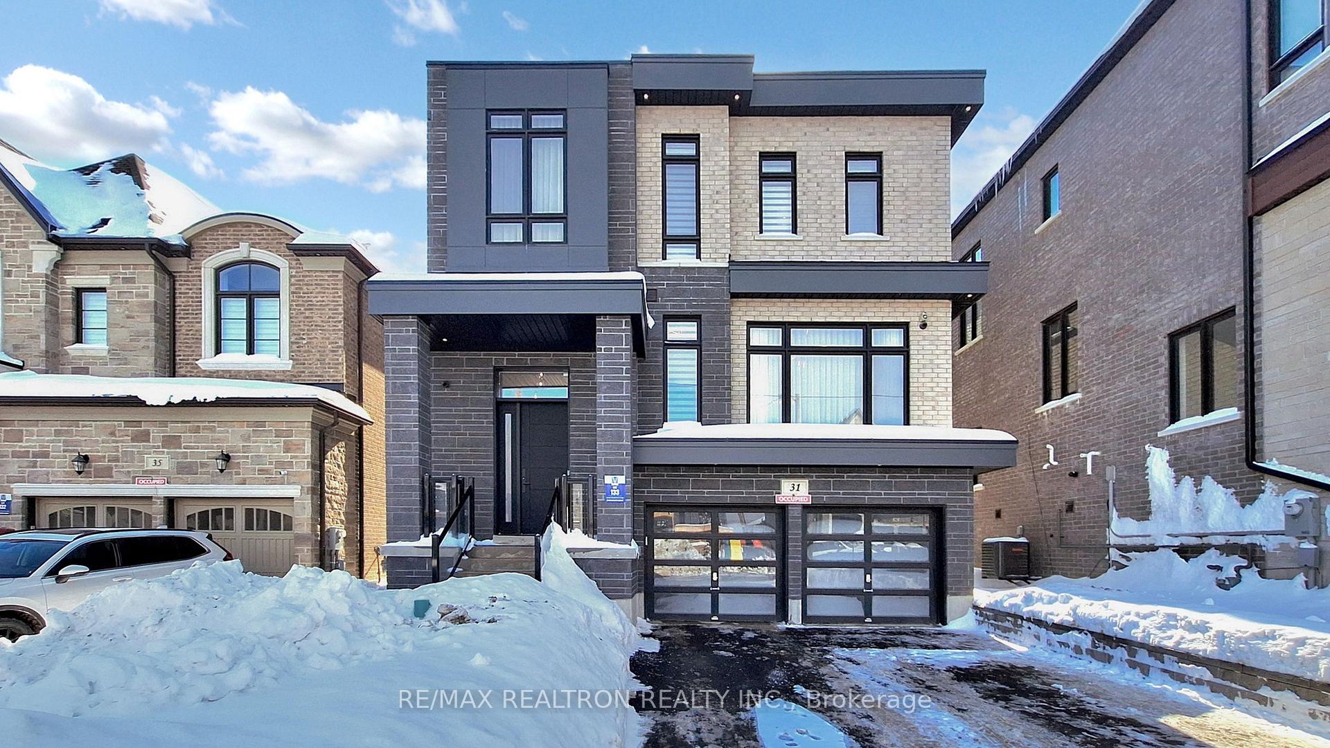 Photo 2 of 31 Donsgrove Court, Vaughan, Patterson — HOMEH