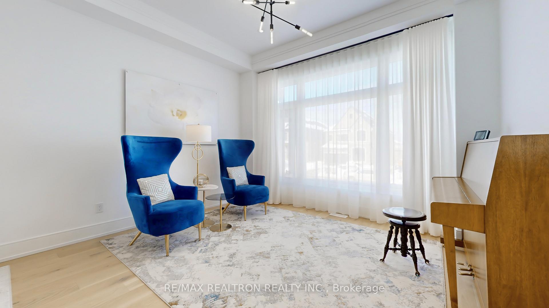 Photo 4 of 31 Donsgrove Court, Vaughan, Patterson — HOMEH