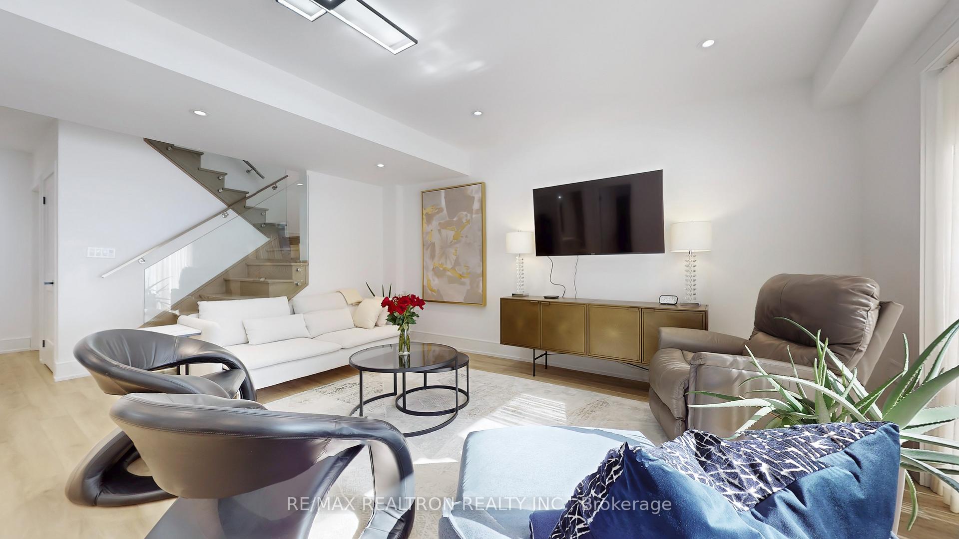 Photo 40 of 31 Donsgrove Court, Vaughan, Patterson — HOMEH