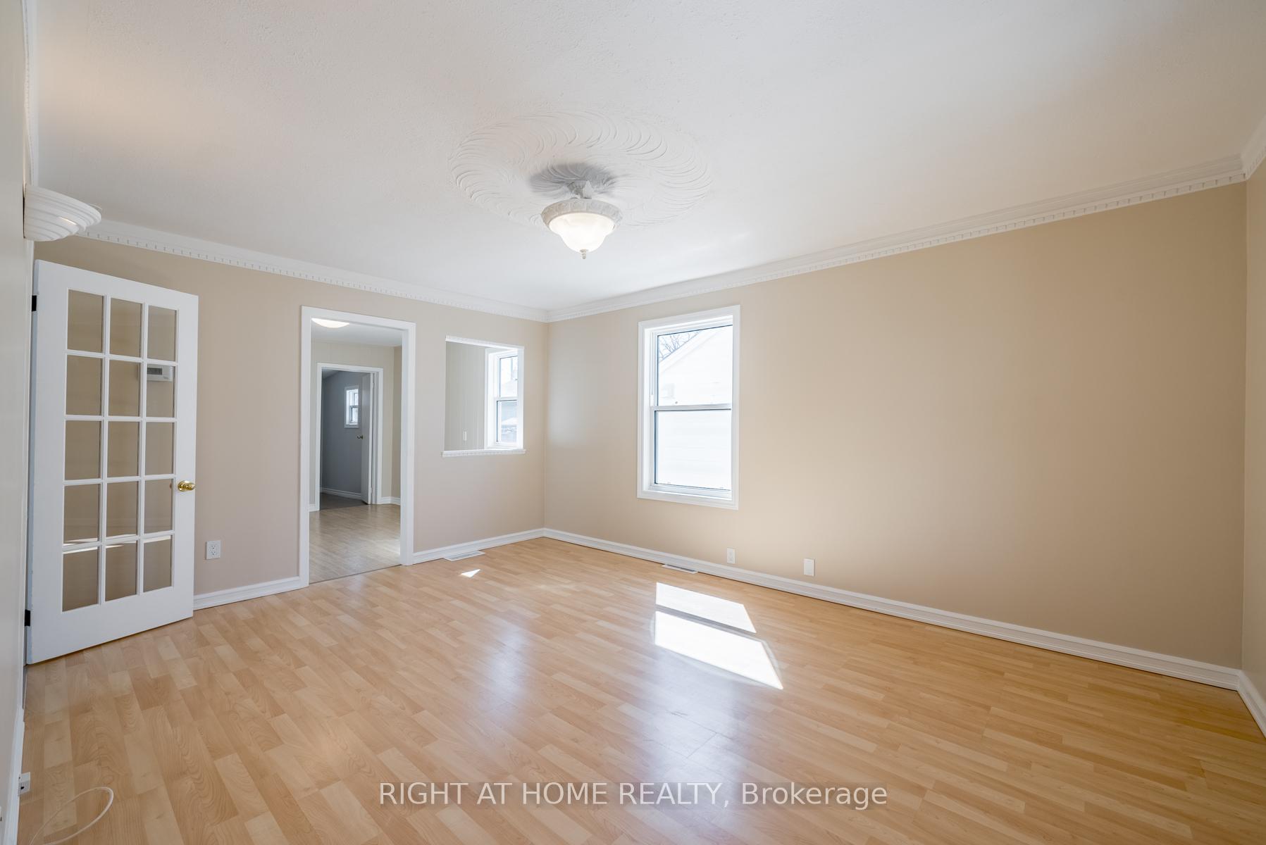 Photo 5 of 271 Drew Street, Oshawa, Central — HOMEH