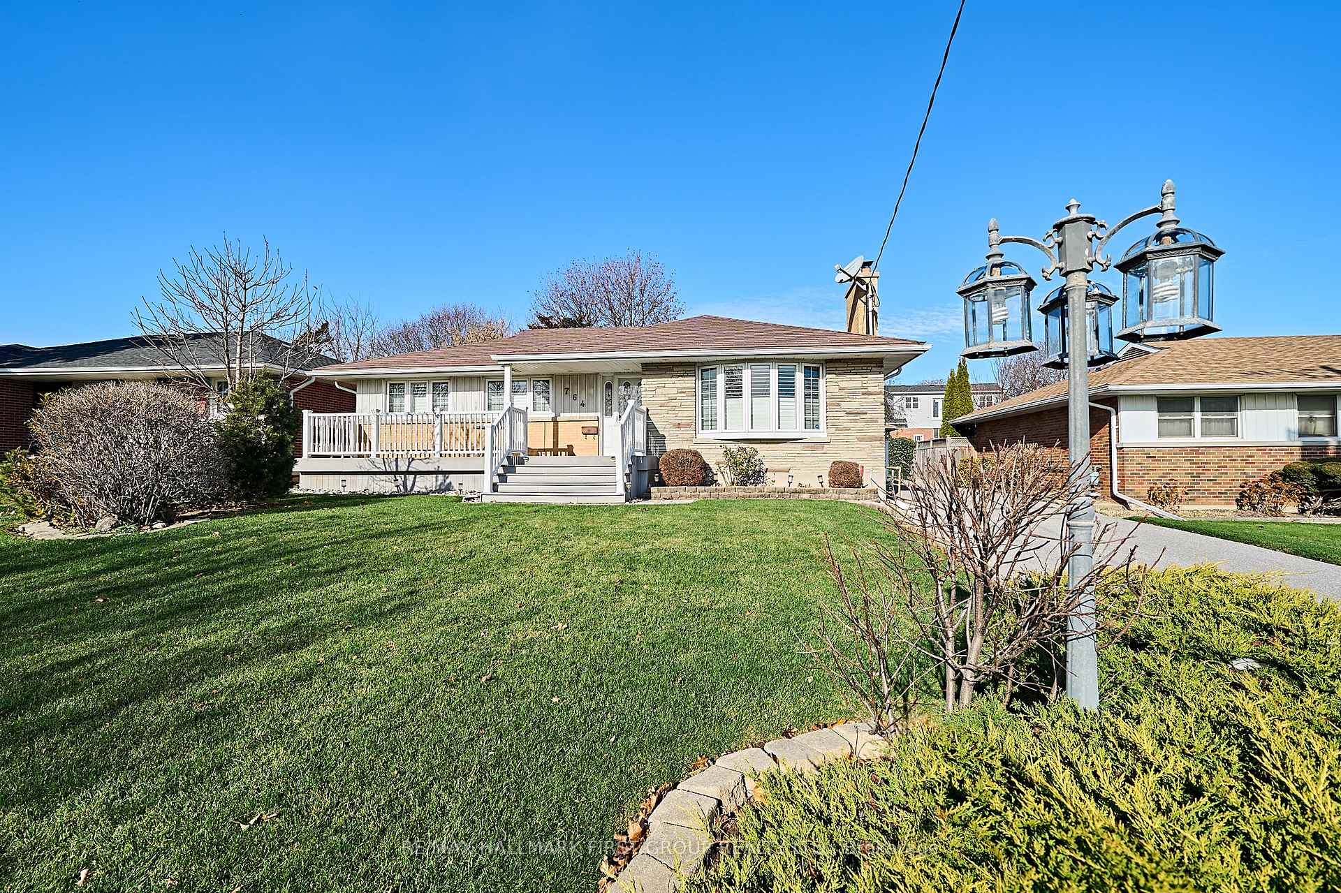 Photo 1 of 764 Whitman Crescent, Oshawa, Donevan — HOMEH