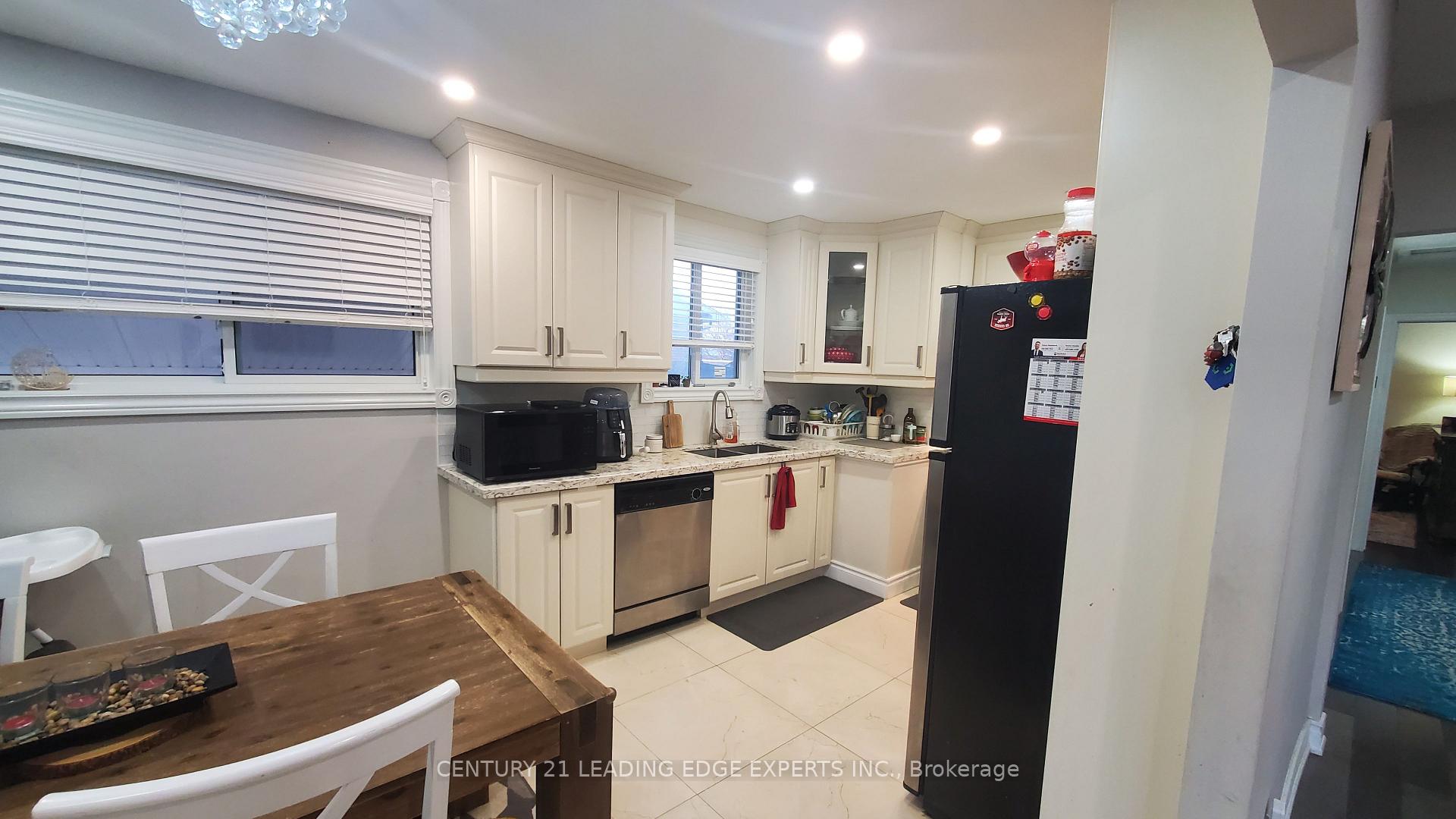 Photo 5 of Unit Upper, 100 Clements Road E, Ajax, South East — HOMEH