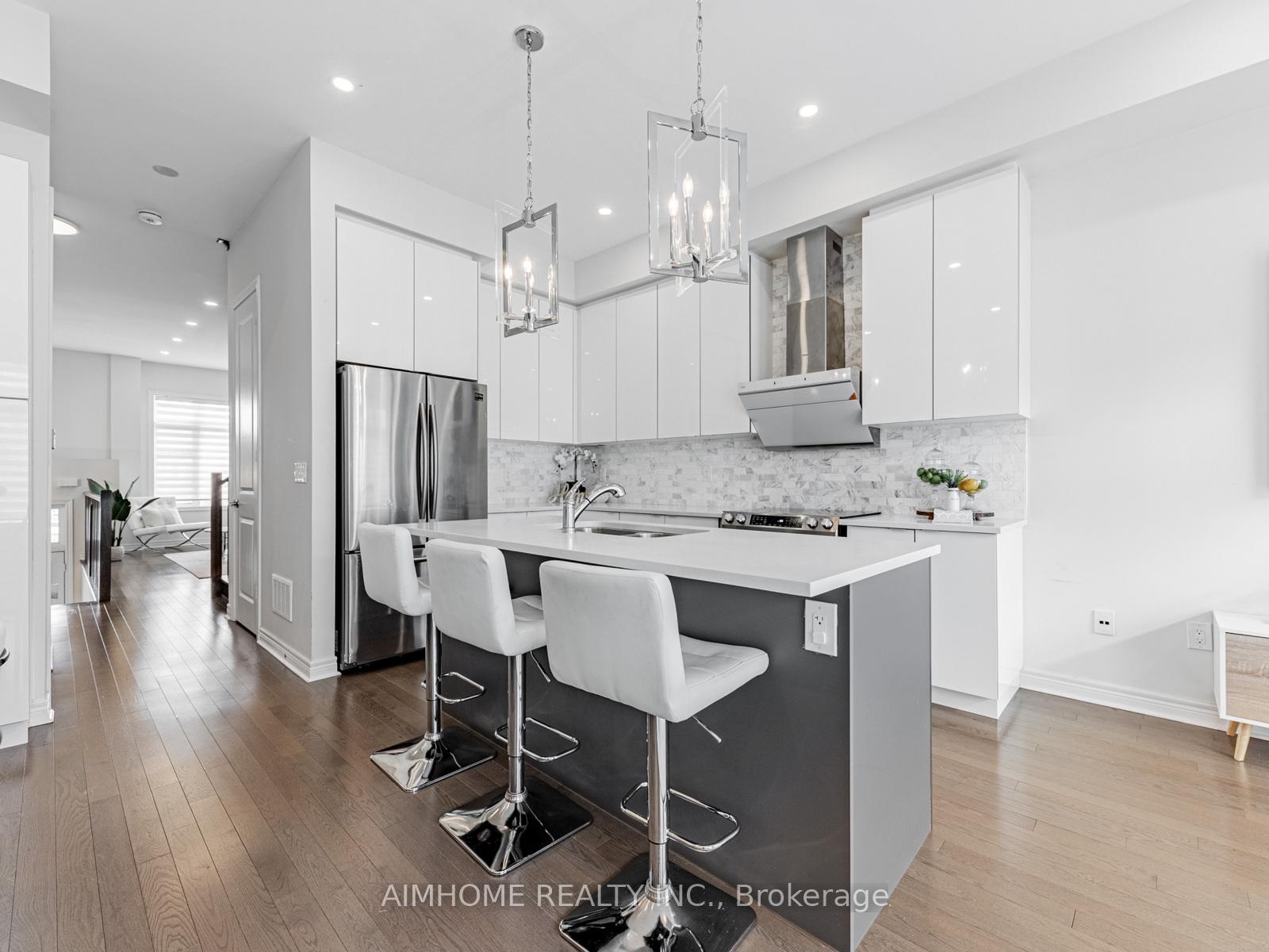 Photo 8 of 135 Lebovic Campus Drive, Vaughan, Patterson — HOMEH