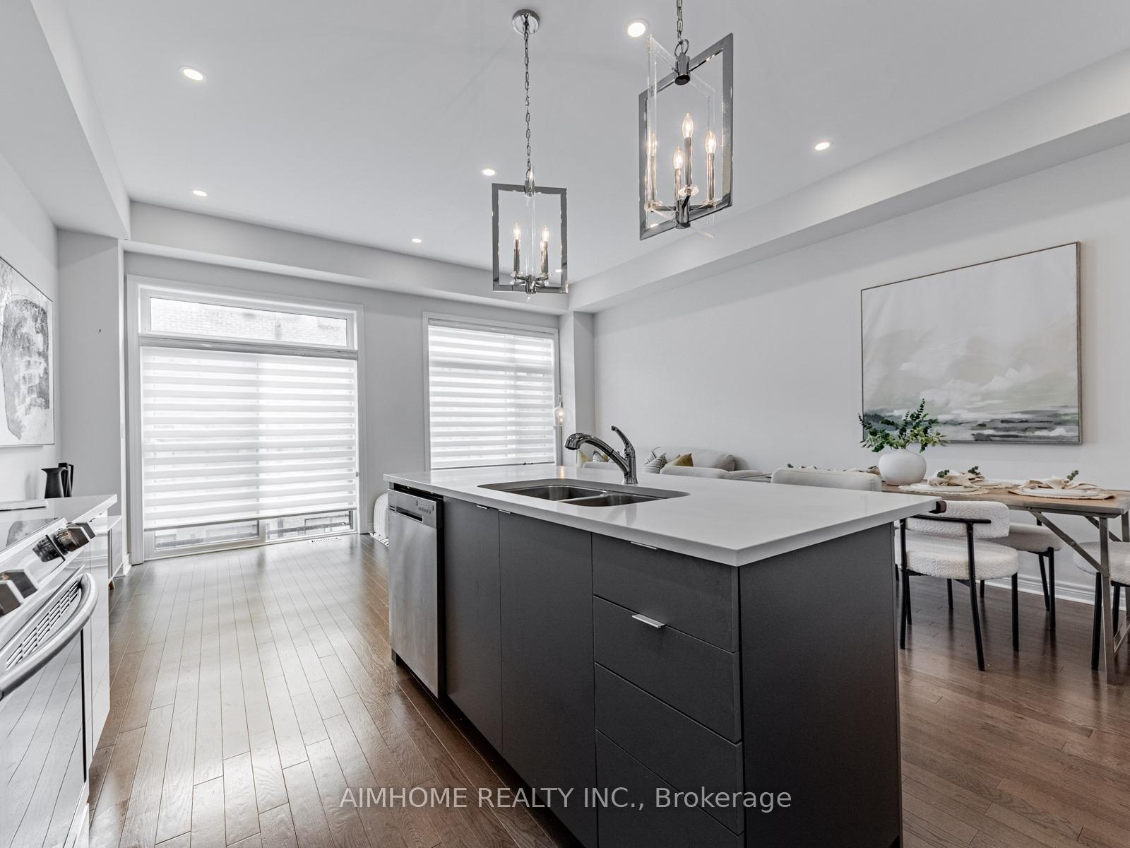 Photo 10 of 135 Lebovic Campus Drive, Vaughan, Patterson — HOMEH
