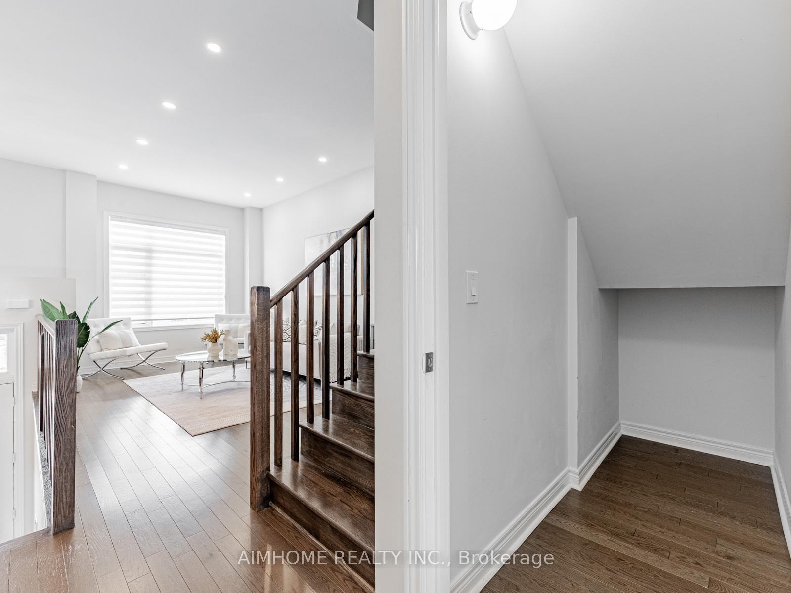 Photo 12 of 135 Lebovic Campus Drive, Vaughan, Patterson — HOMEH