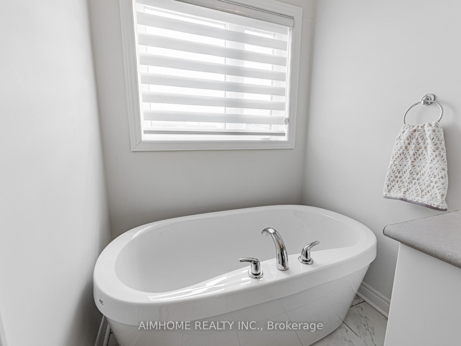 Photo 17 of 135 Lebovic Campus Drive, Vaughan, Patterson — HOMEH