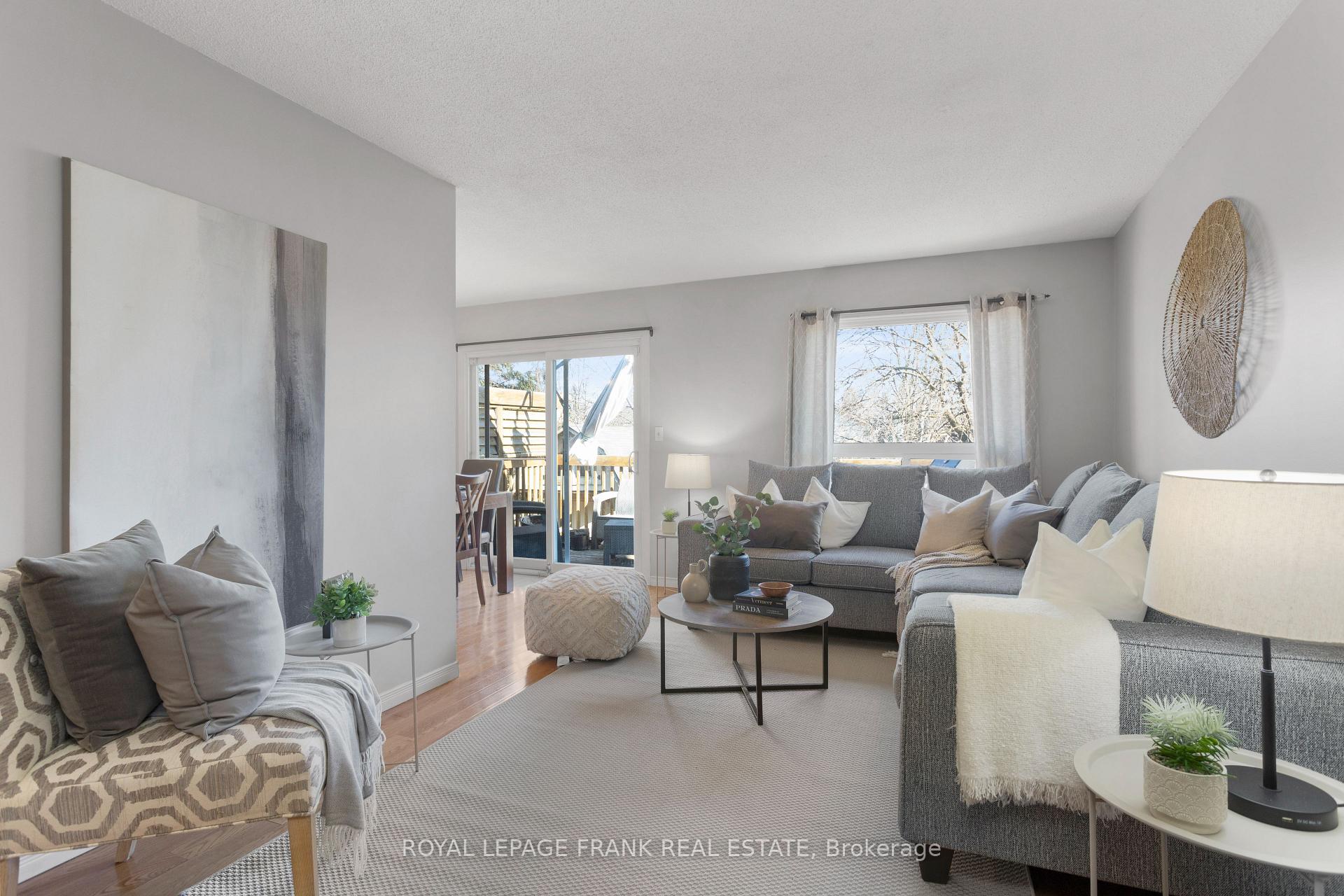 Photo 3 of 203 Lichen Crescent, Oshawa, McLaughlin — HOMEH
