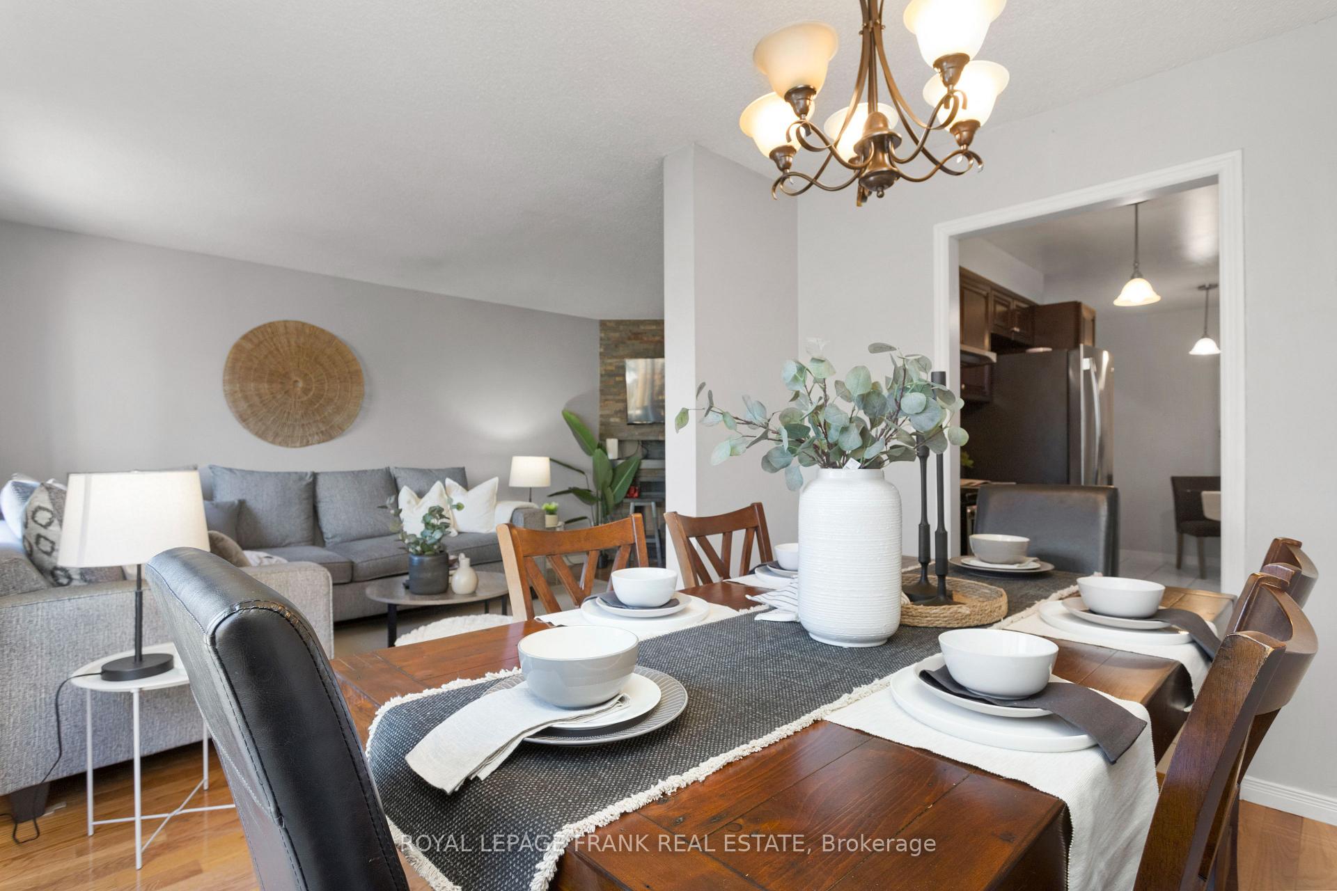 Photo 4 of 203 Lichen Crescent, Oshawa, McLaughlin — HOMEH