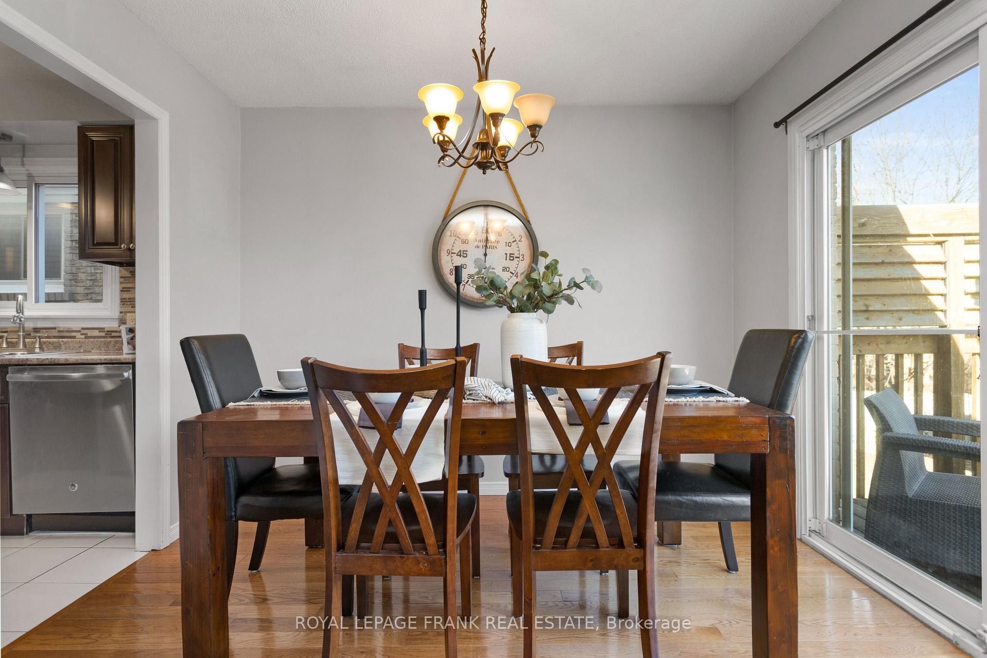 Photo 6 of 203 Lichen Crescent, Oshawa, McLaughlin — HOMEH