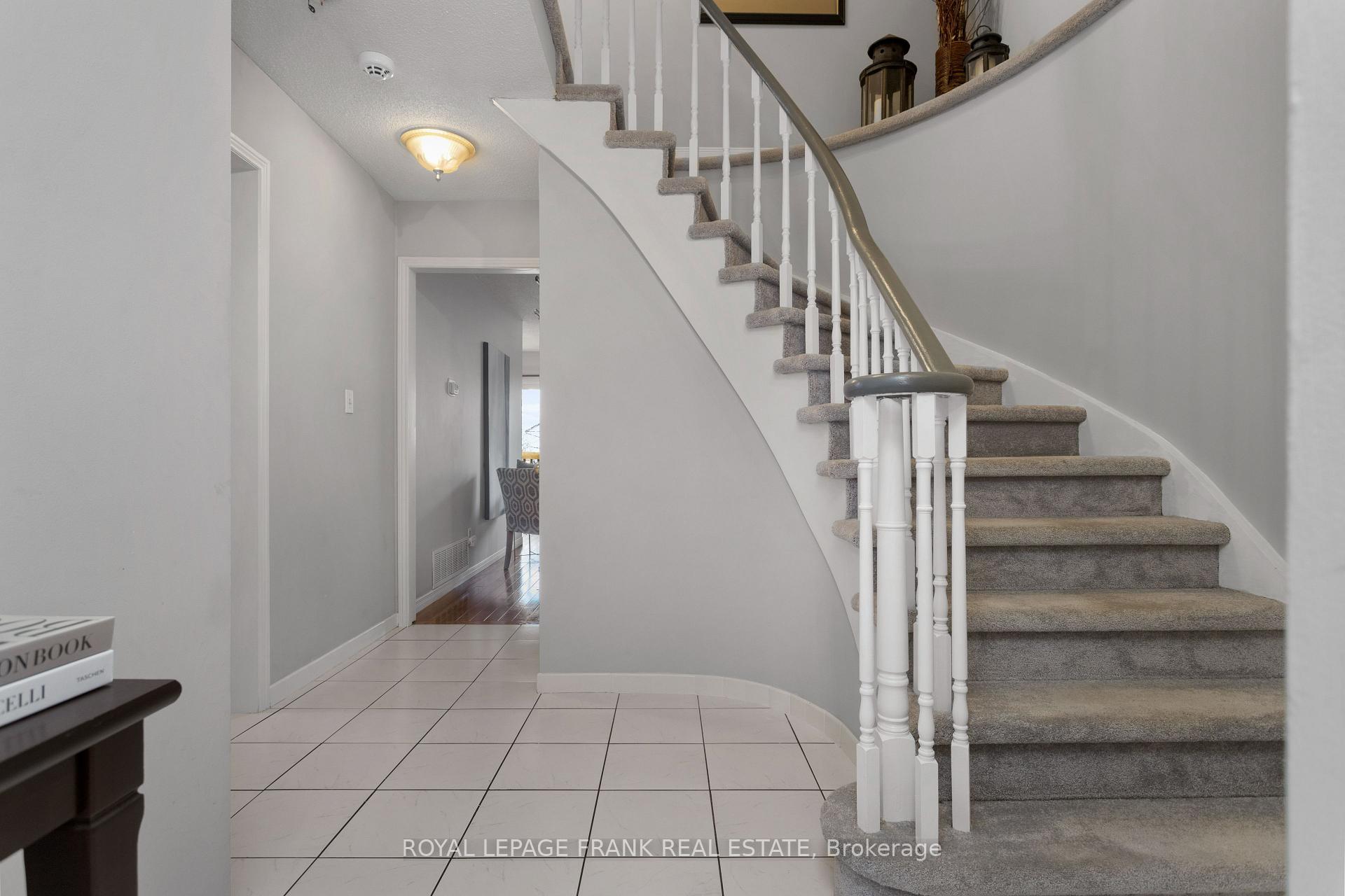 Photo 12 of 203 Lichen Crescent, Oshawa, McLaughlin — HOMEH