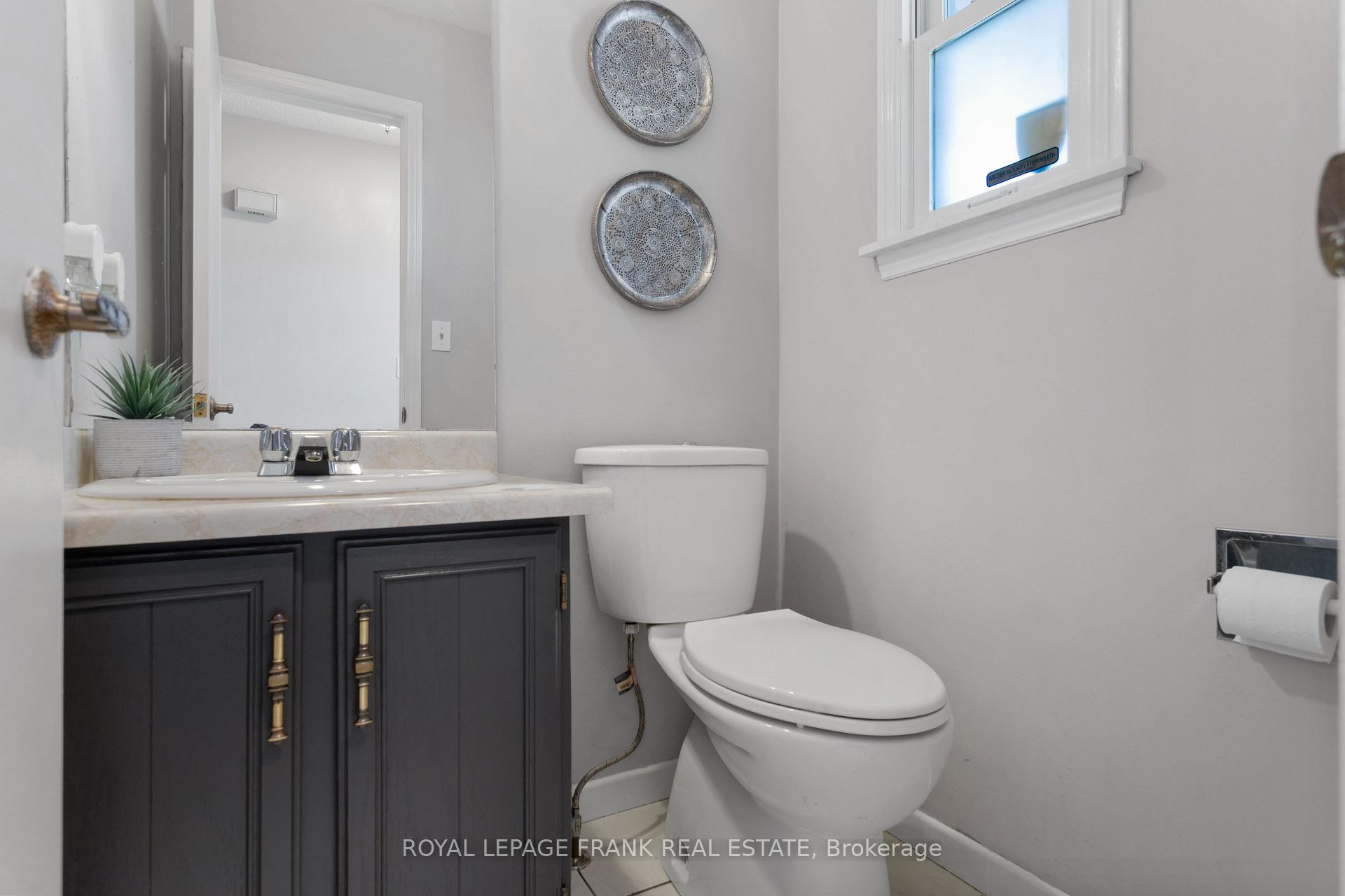 Photo 14 of 203 Lichen Crescent, Oshawa, McLaughlin — HOMEH