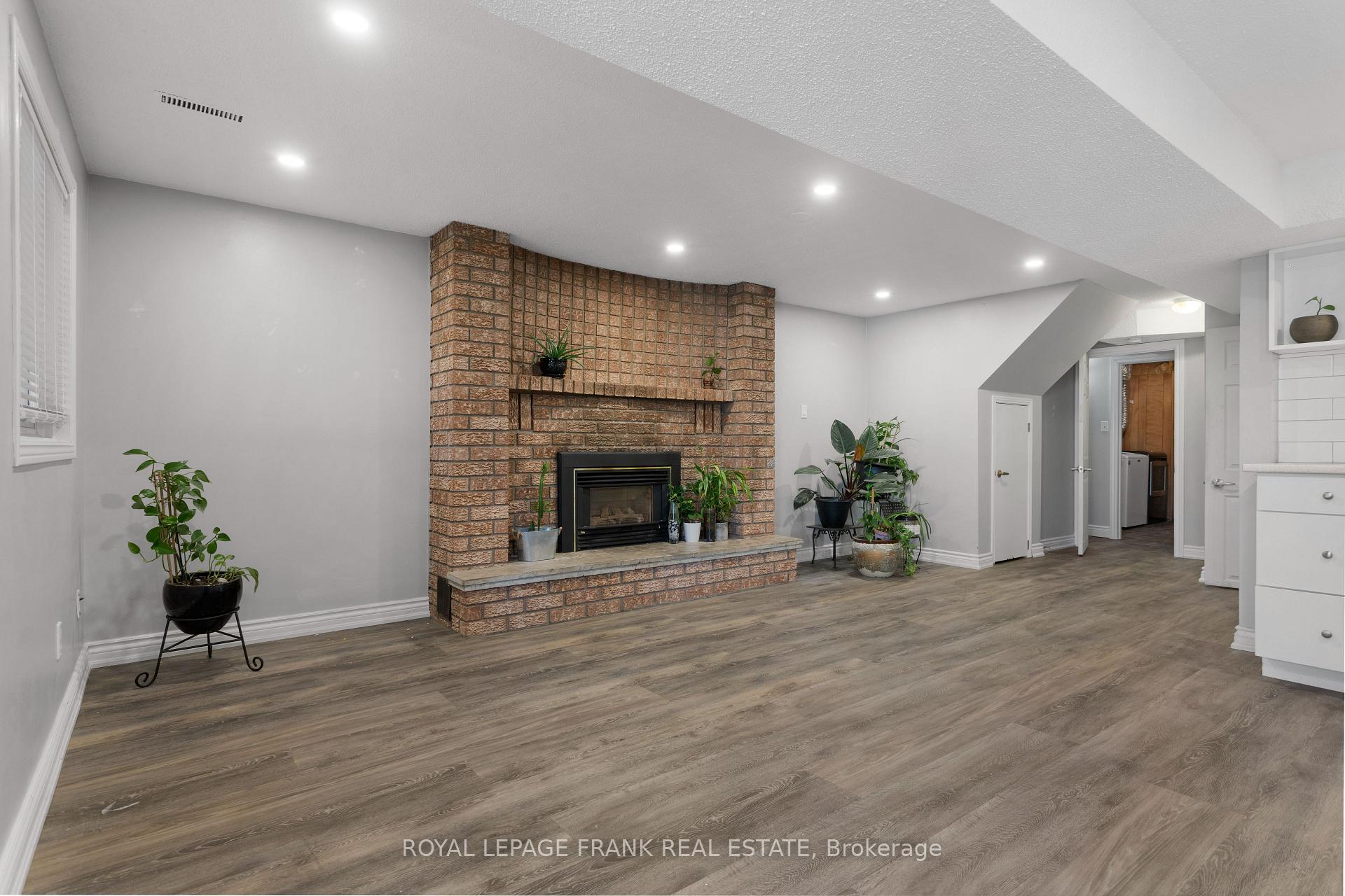 Photo 22 of 203 Lichen Crescent, Oshawa, McLaughlin — HOMEH