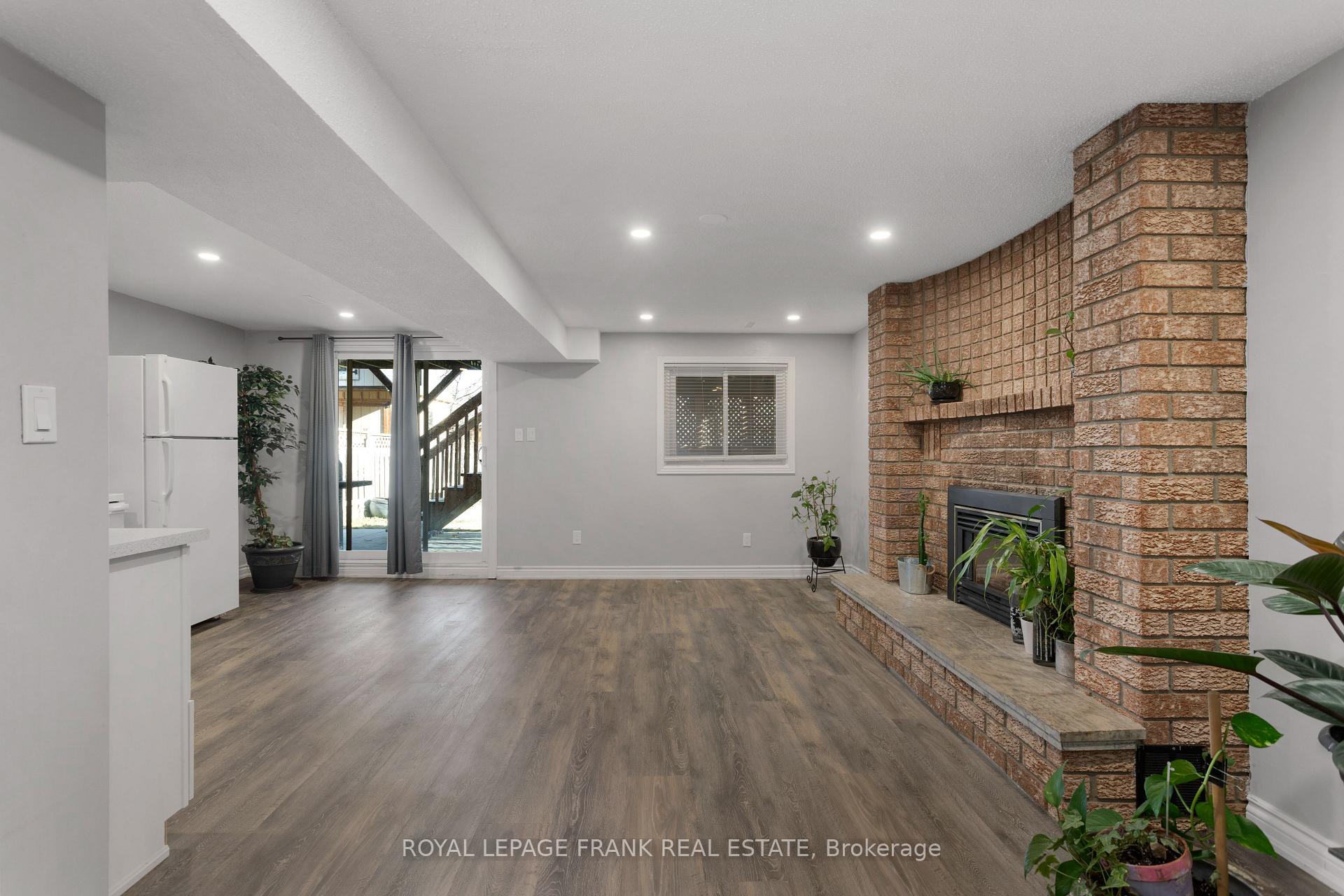 Photo 23 of 203 Lichen Crescent, Oshawa, McLaughlin — HOMEH