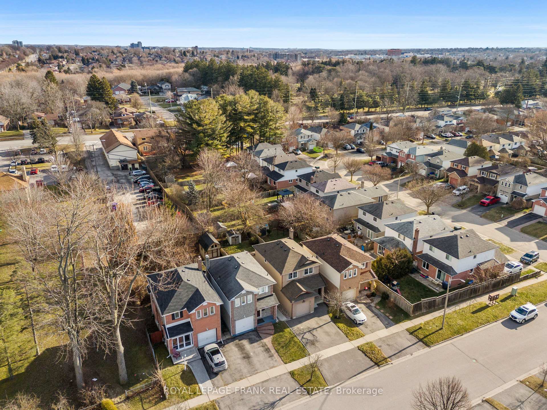 Photo 32 of 203 Lichen Crescent, Oshawa, McLaughlin — HOMEH
