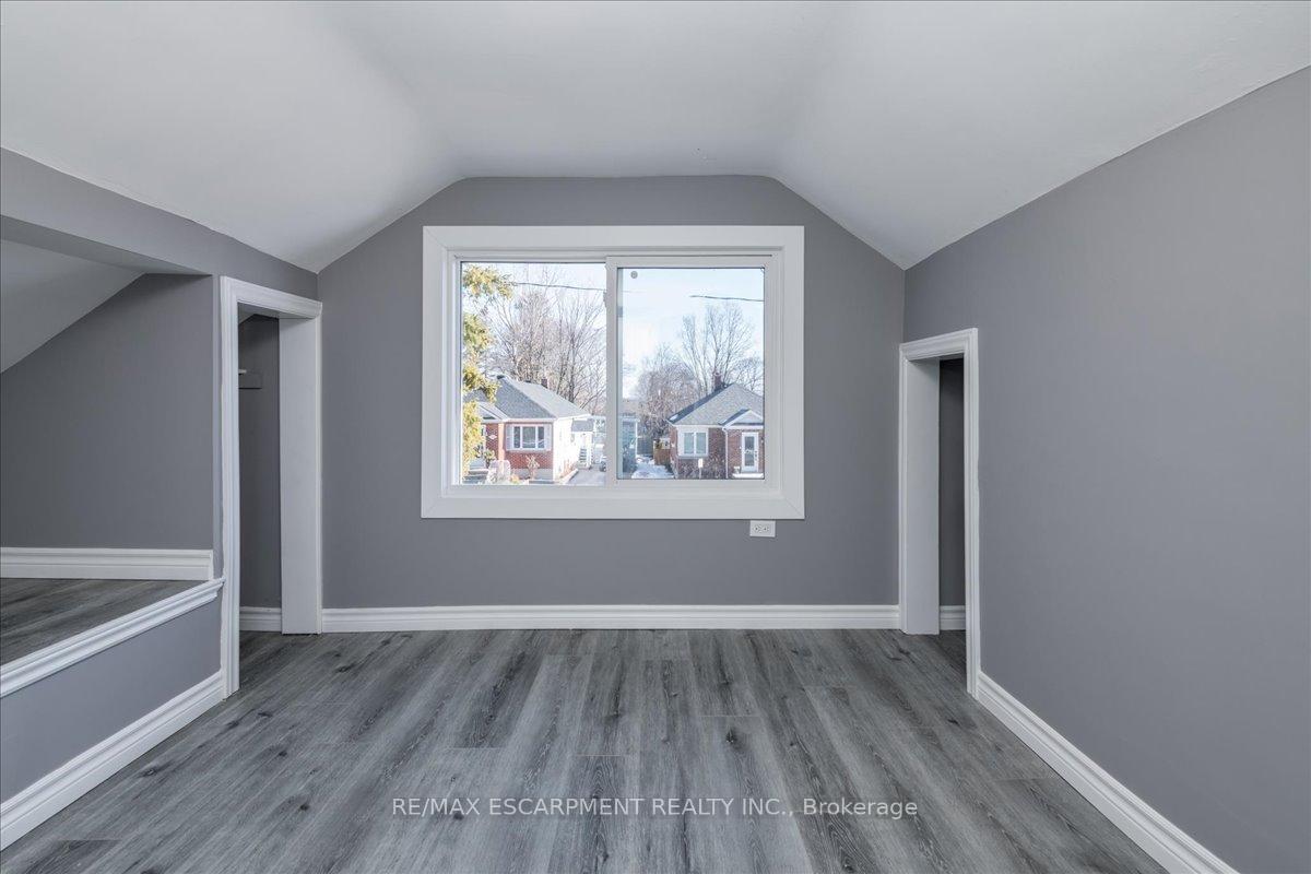 Photo 13 of Unit Main, 210 Owen Street, Barrie, Wellington — HOMEH