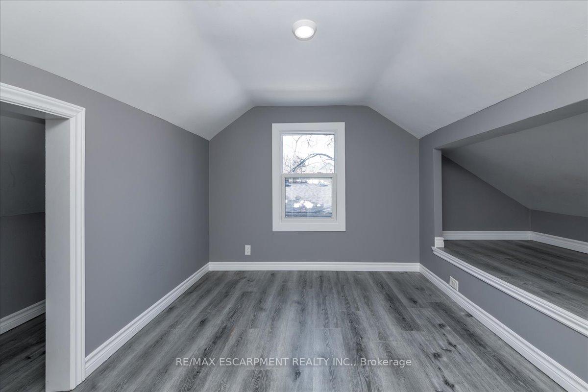 Photo 20 of Unit Main, 210 Owen Street, Barrie, Wellington — HOMEH