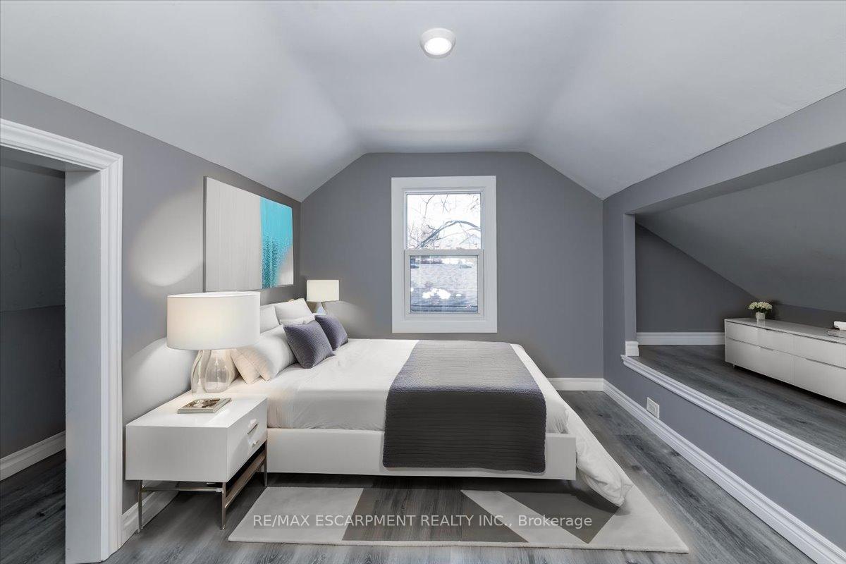Photo 19 of Unit Main, 210 Owen Street, Barrie, Wellington — HOMEH