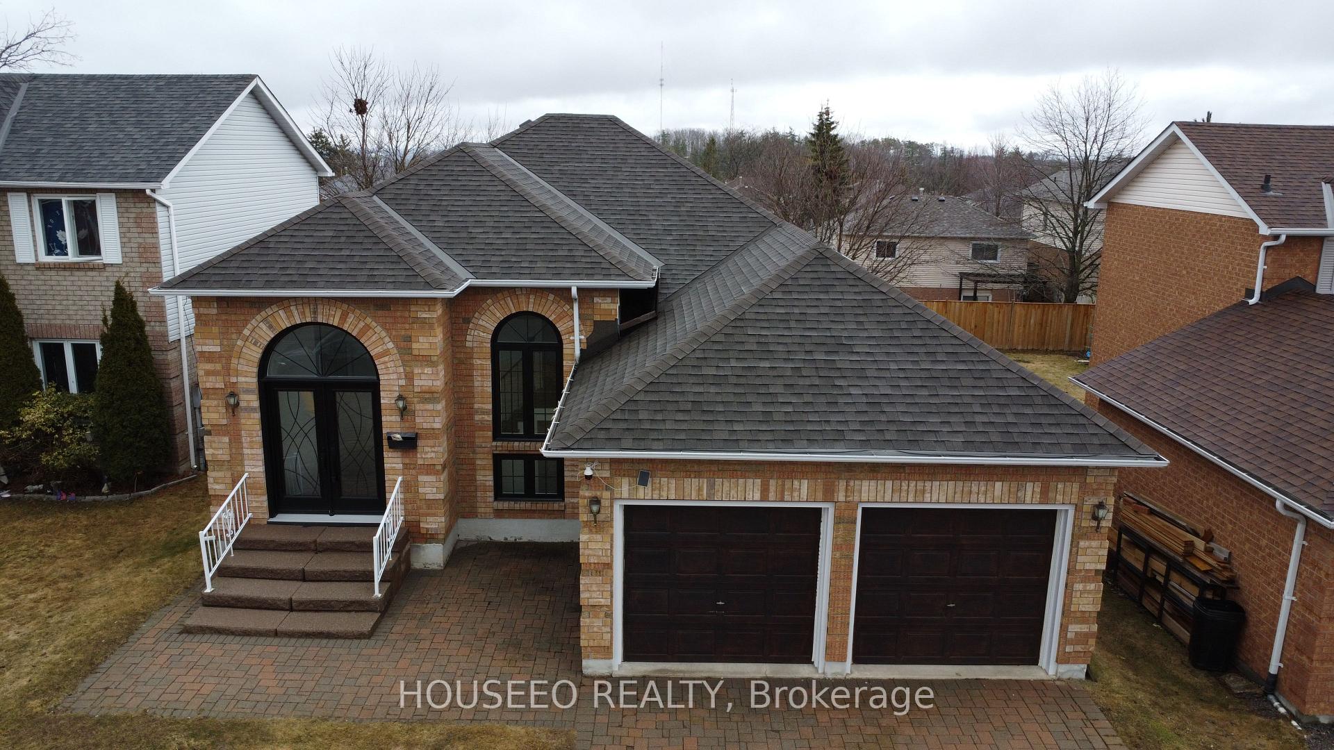 Front of 1414 Glenforest Crescent