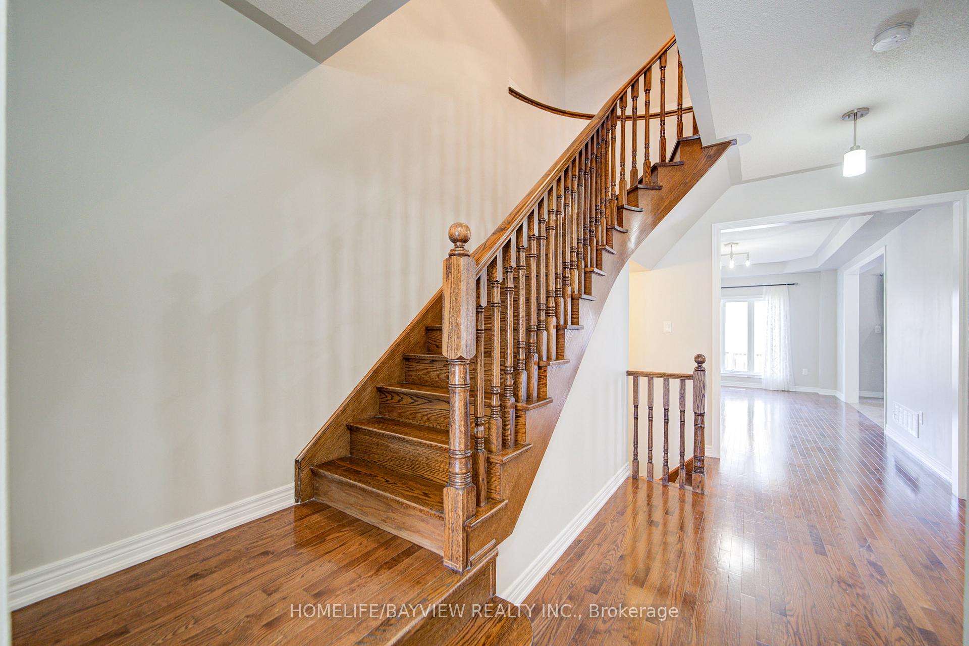 Photo 9 of 62 Sand Valley Street, Vaughan, Patterson — HOMEH
