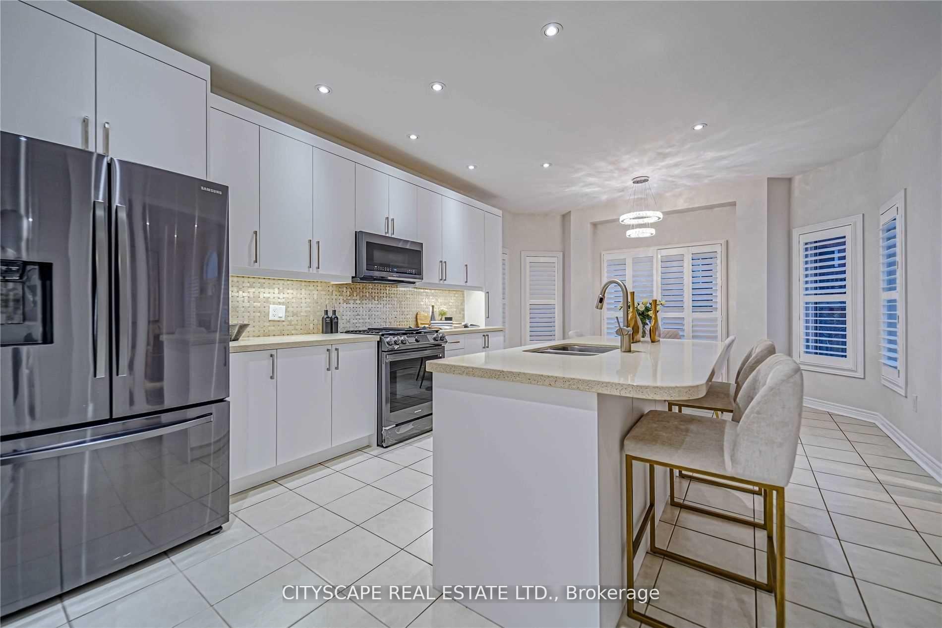 Photo 11 of 37 Silk Oak Court, Vaughan, Patterson — HOMEH