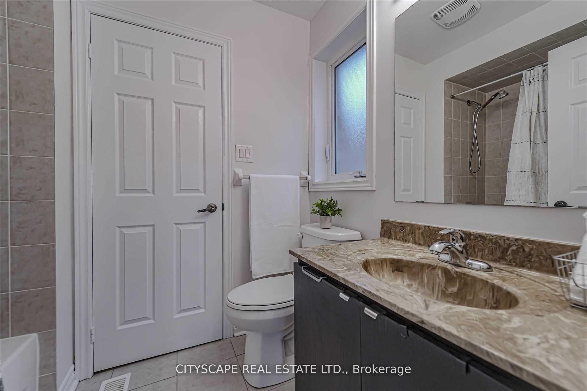 Photo 23 of 37 Silk Oak Court, Vaughan, Patterson — HOMEH