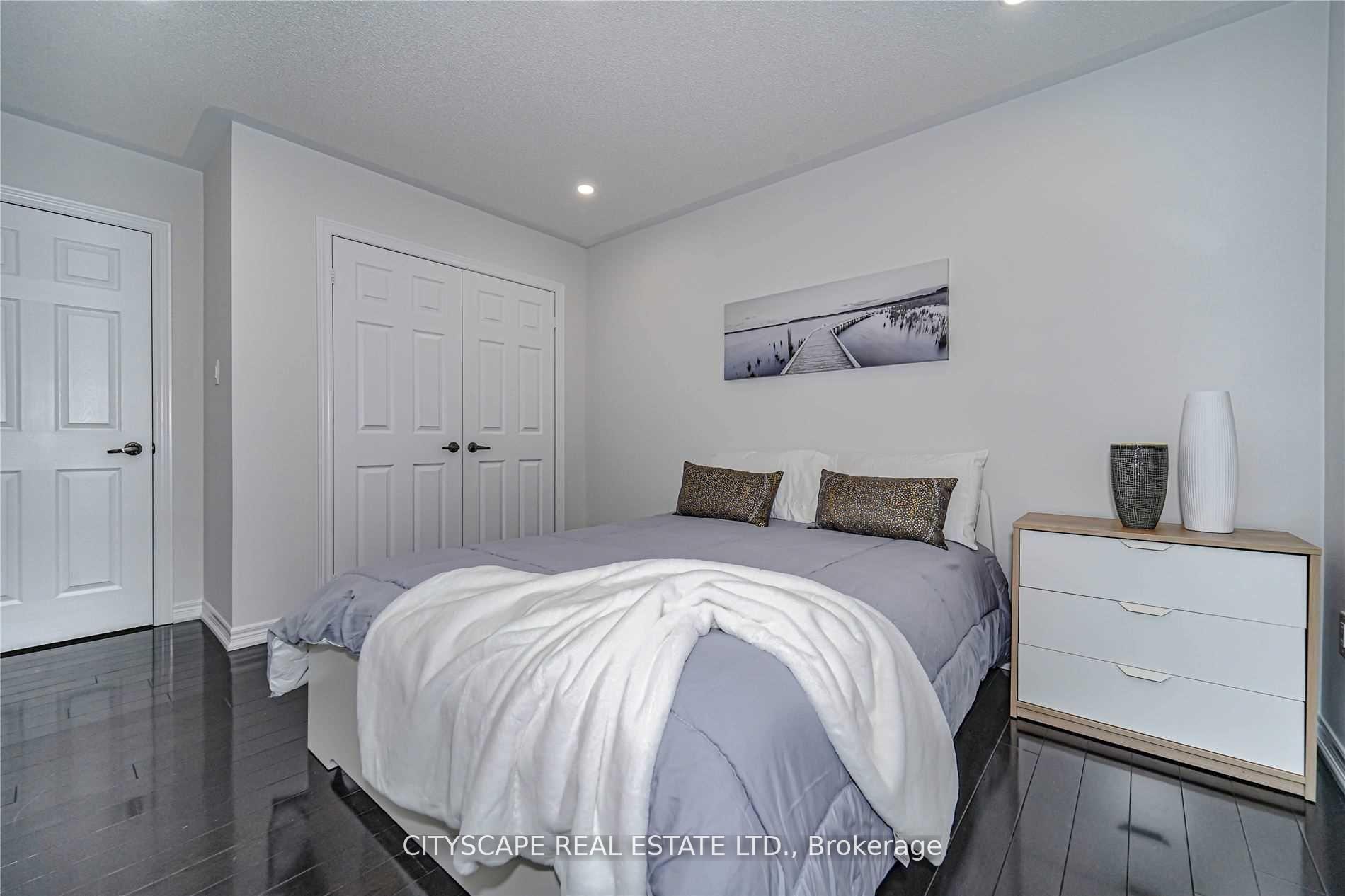 Photo 28 of 37 Silk Oak Court, Vaughan, Patterson — HOMEH