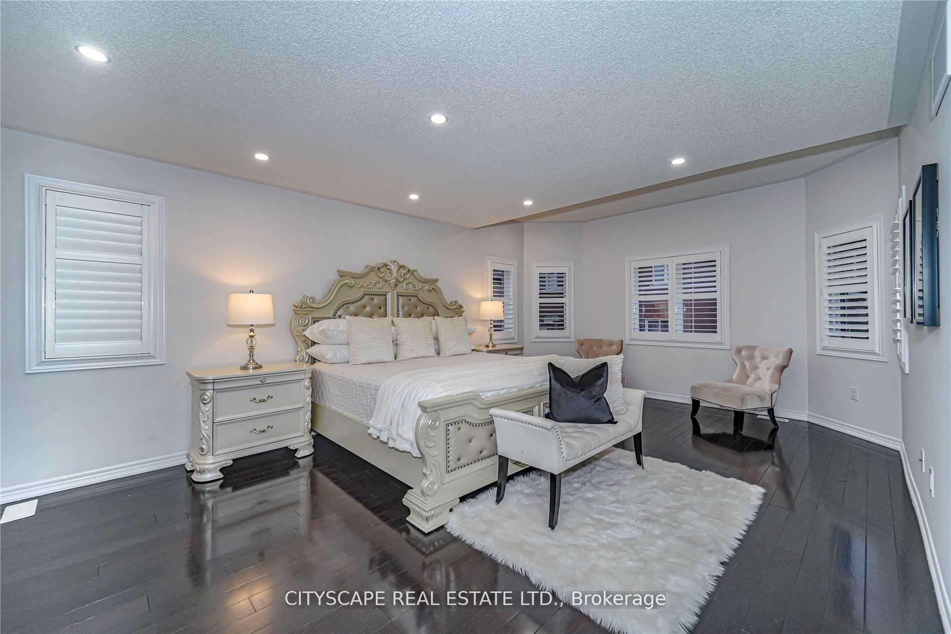 Photo 29 of 37 Silk Oak Court, Vaughan, Patterson — HOMEH