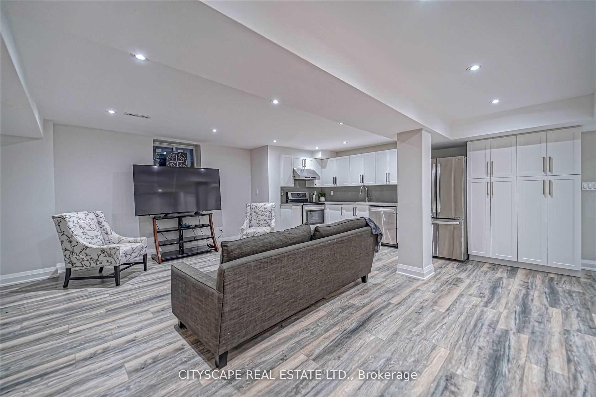 Photo 34 of 37 Silk Oak Court, Vaughan, Patterson — HOMEH