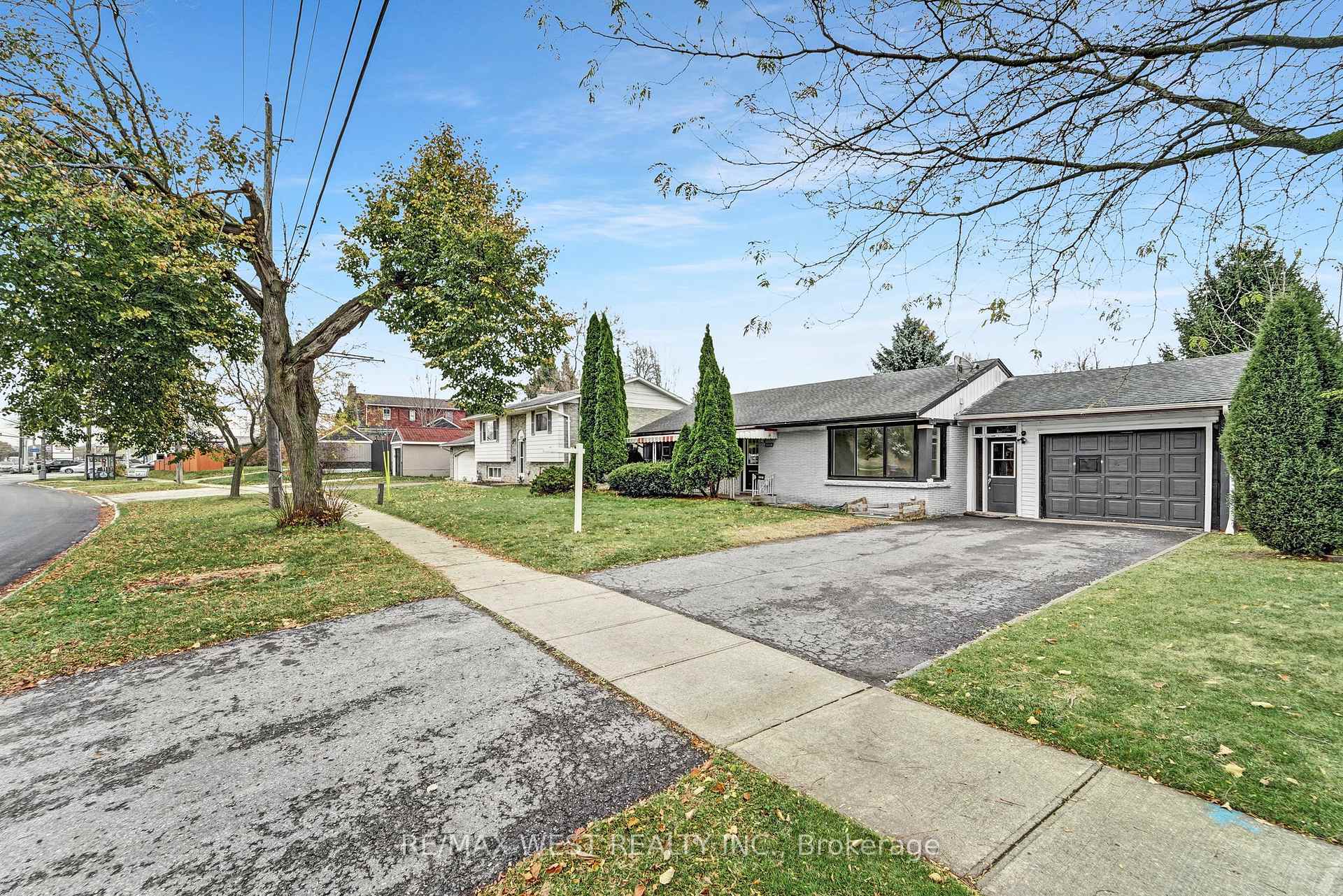 Front of 5866 Valley Way