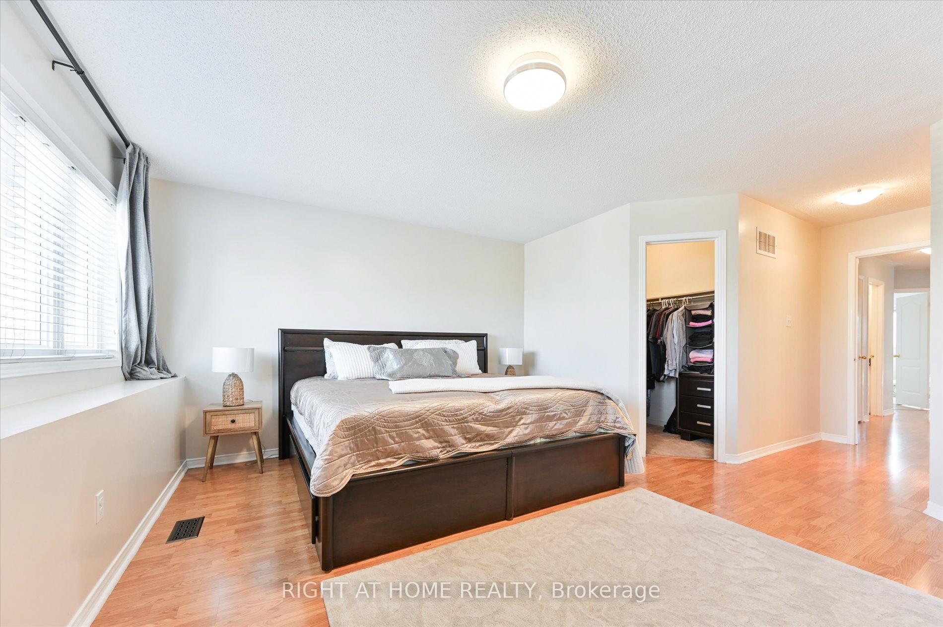 Photo 17 of 26 Benjamin Hood Crescent, Vaughan, Patterson — HOMEH