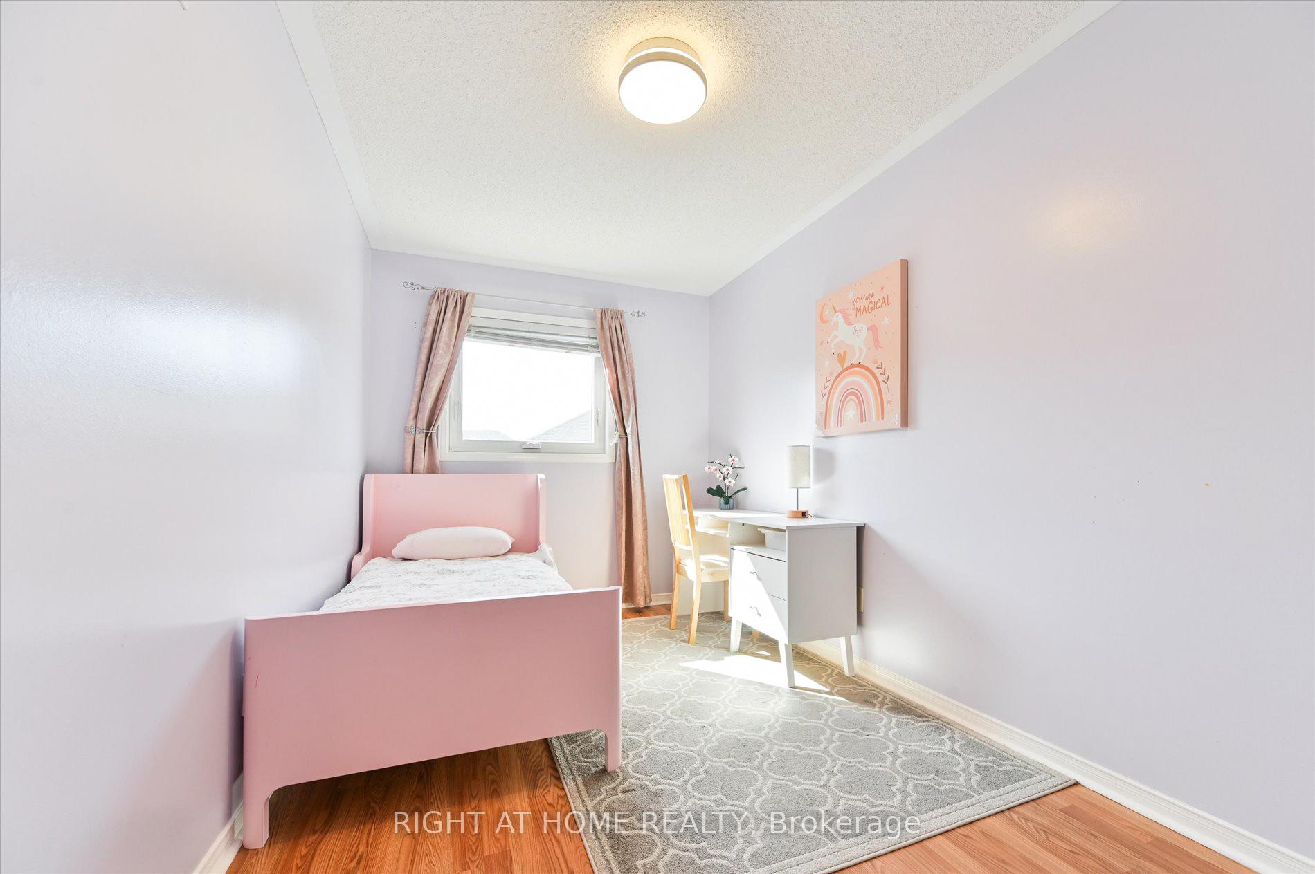 Photo 19 of 26 Benjamin Hood Crescent, Vaughan, Patterson — HOMEH