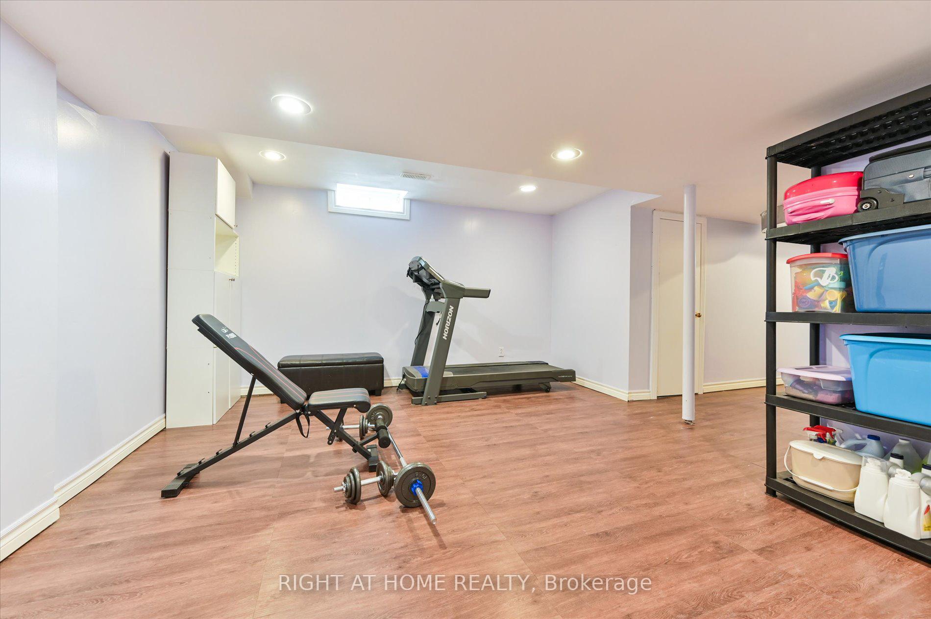 Photo 22 of 26 Benjamin Hood Crescent, Vaughan, Patterson — HOMEH
