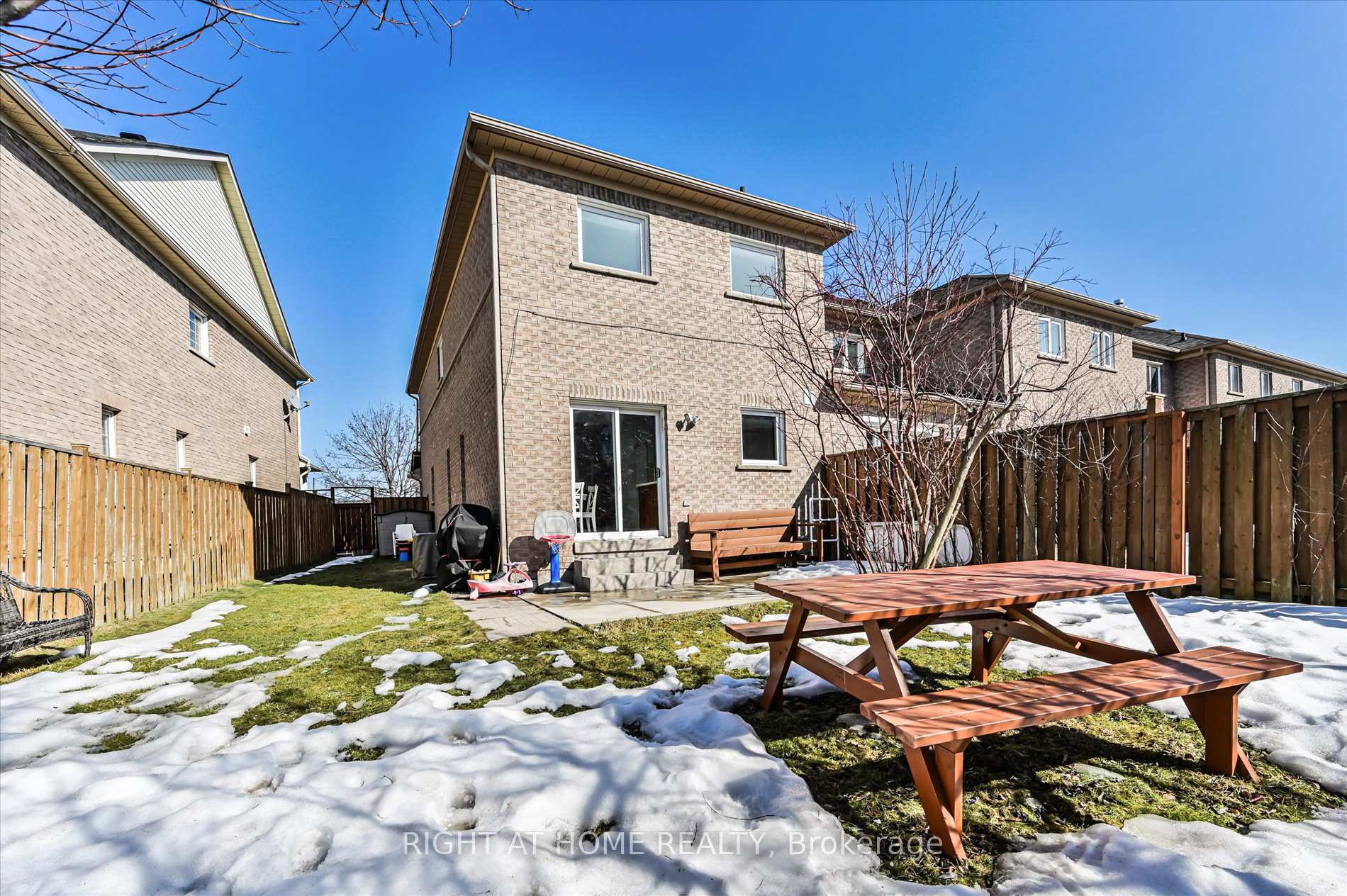 Photo 26 of 26 Benjamin Hood Crescent, Vaughan, Patterson — HOMEH