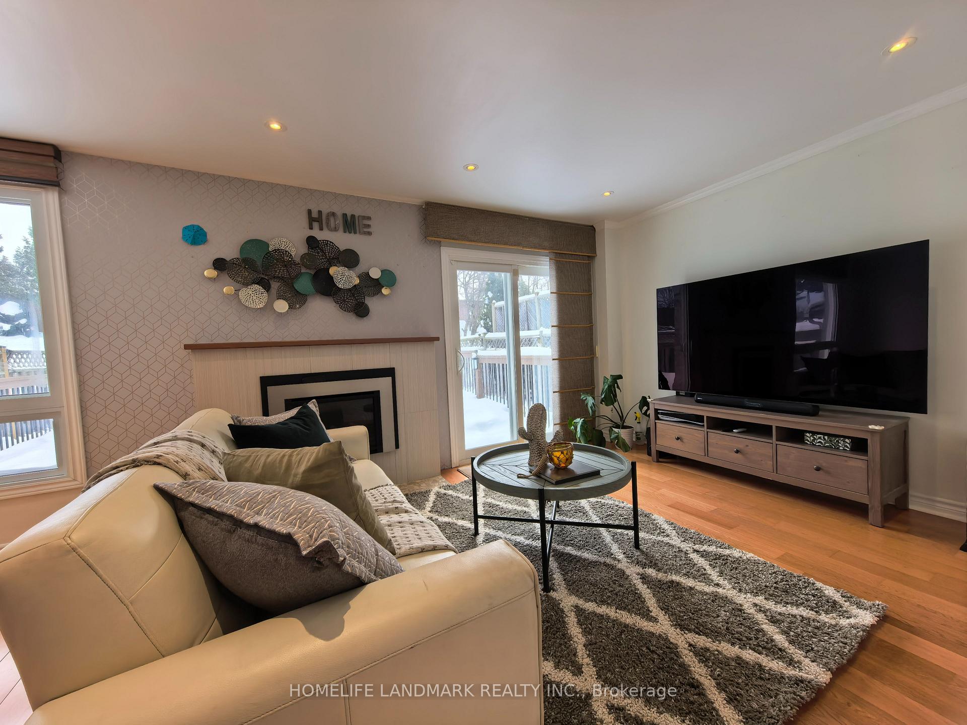 Photo 4 of 109 Gayla Street, Vaughan, Brownridge — HOMEH